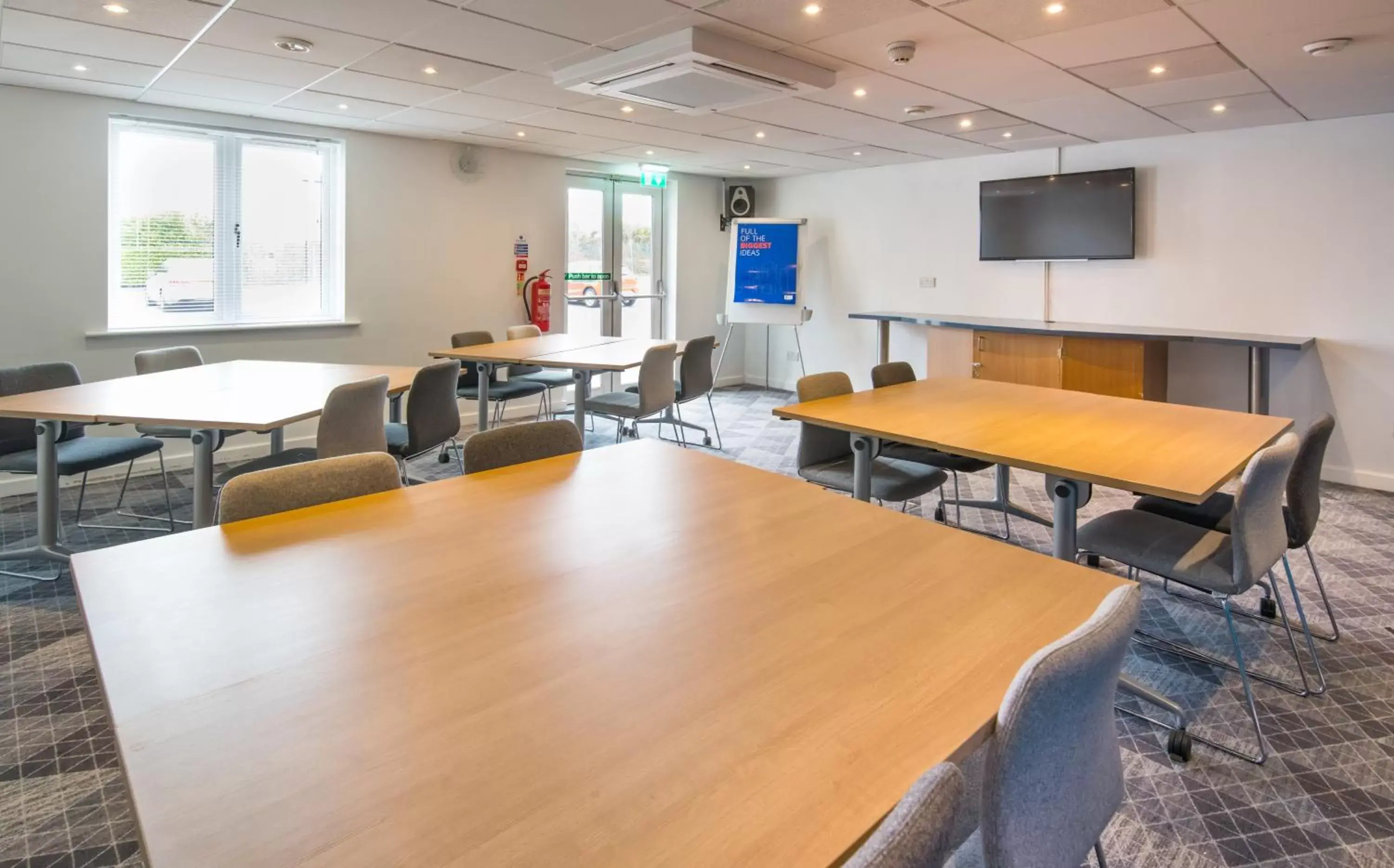 Meeting/conference room in Holiday Inn Express Manchester East, an IHG Hotel