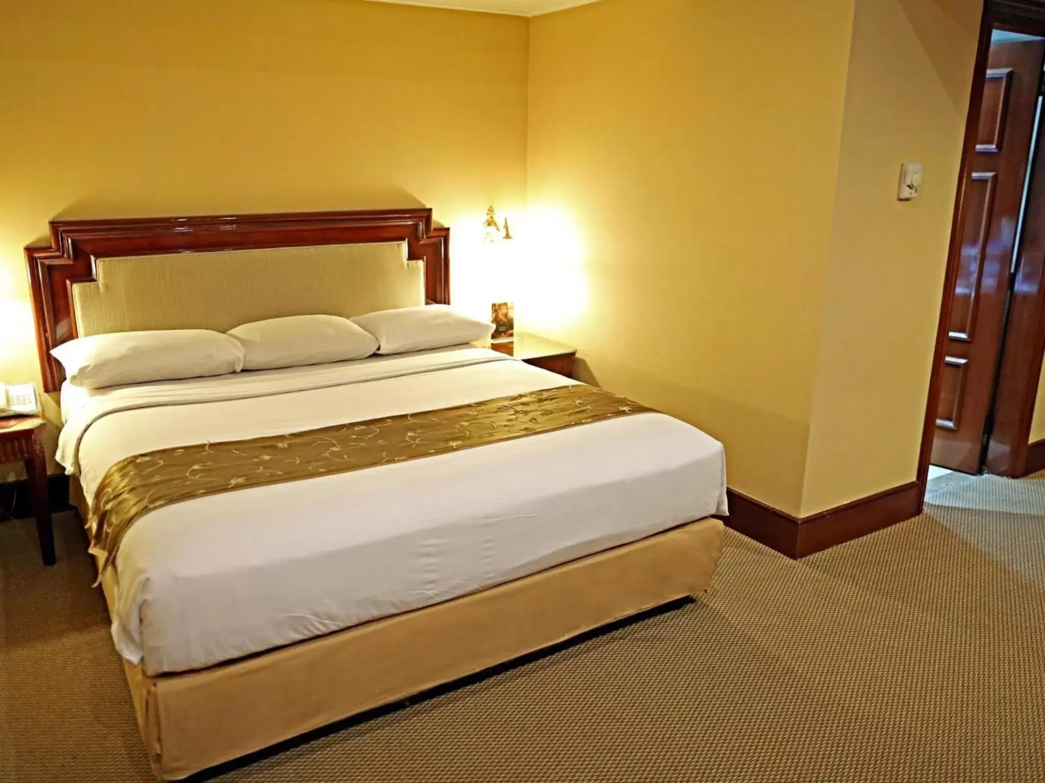 Bedroom, Bed in Golden Boutique Hotel Melawai Bedroom, Bed in Golden Boutique Hotel Melawai