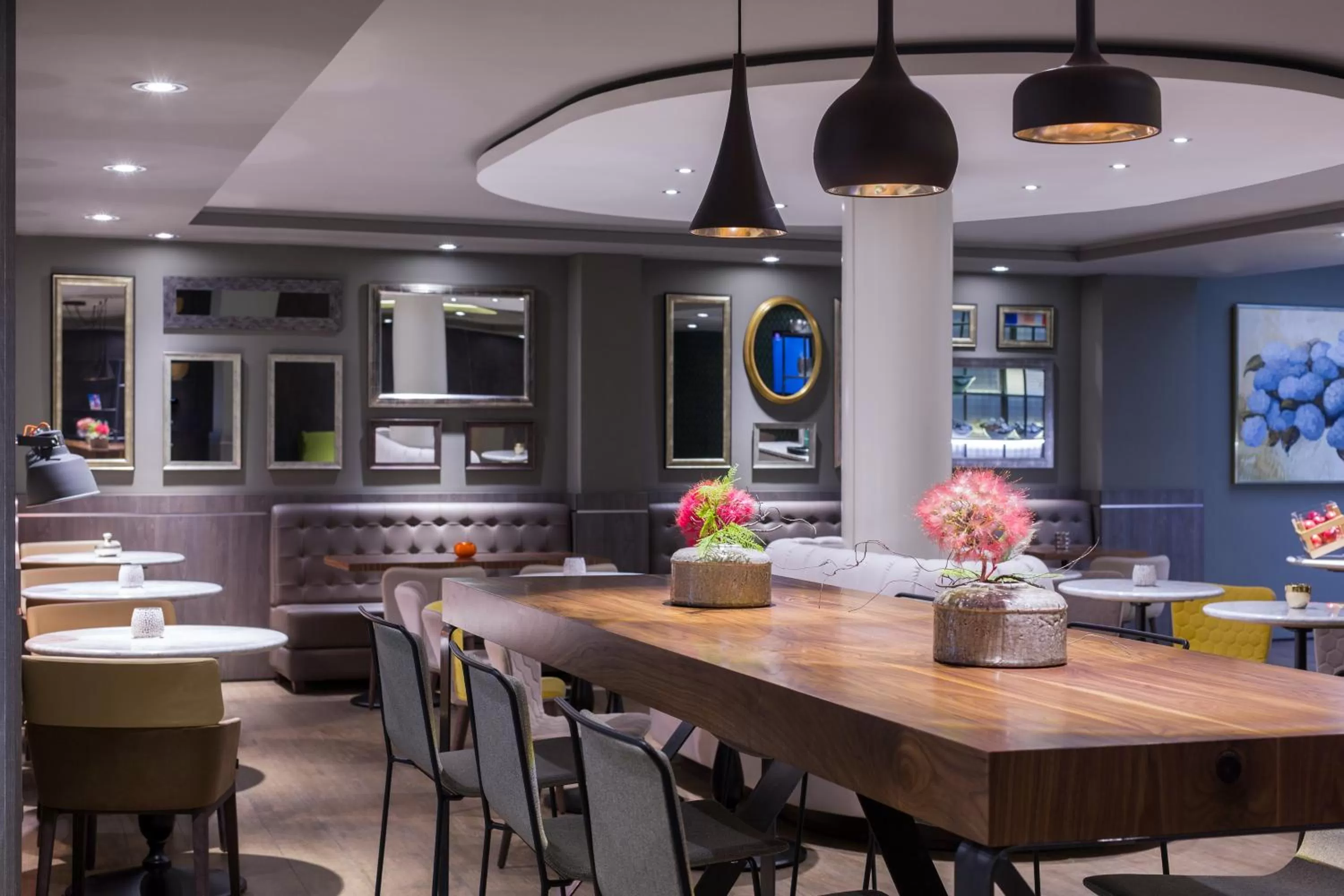 Lounge or bar in Mercure Madrid Centro