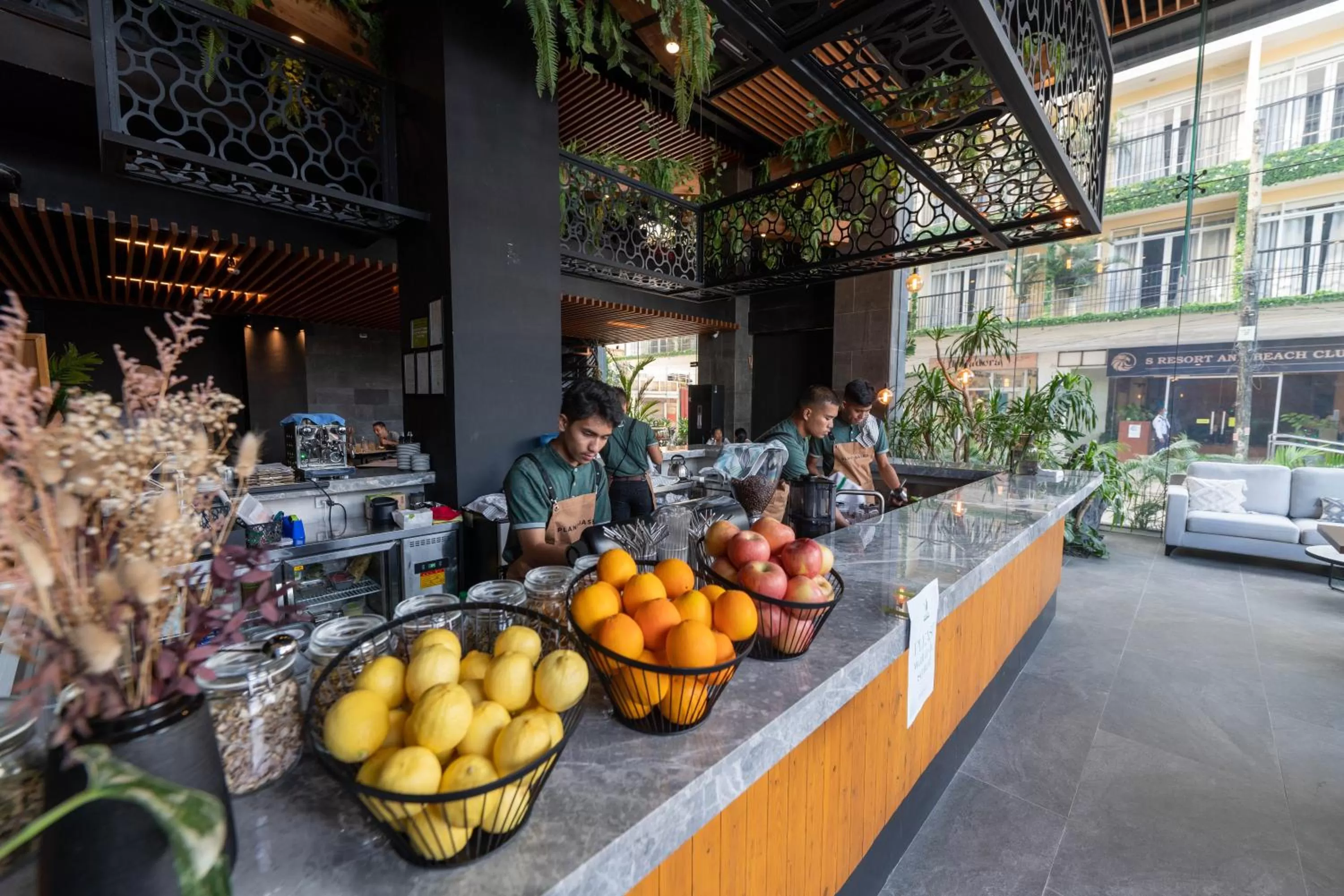 Restaurant/places to eat in H Hotel El Nido - Vegan Friendly Hotel Managed by H Hospitality Group