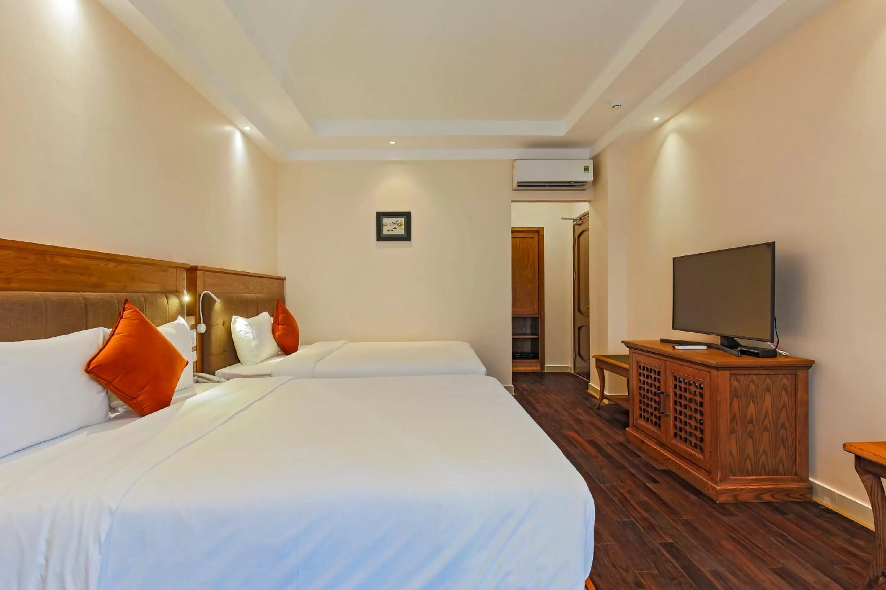 Bed in Hoang Lan Hotel