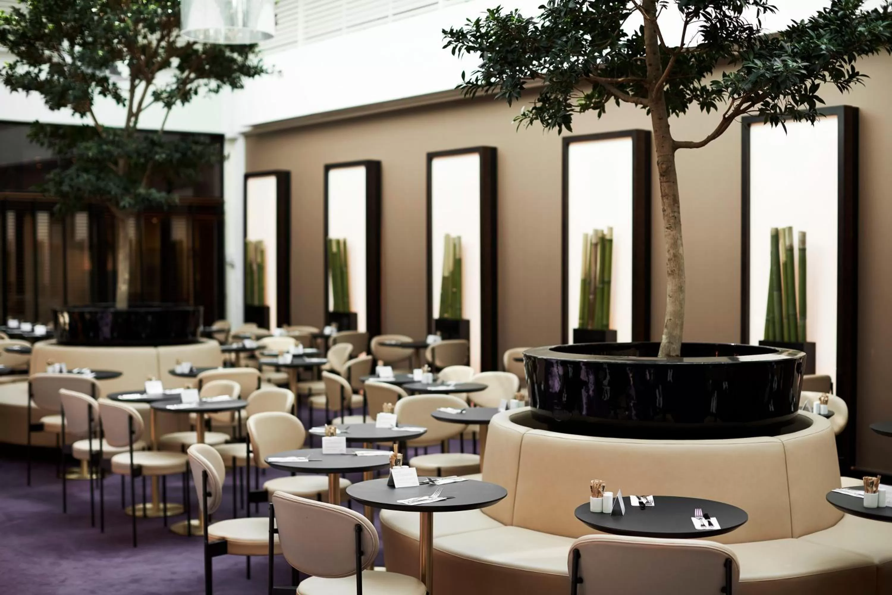 Restaurant/places to eat in Imperial Hotel