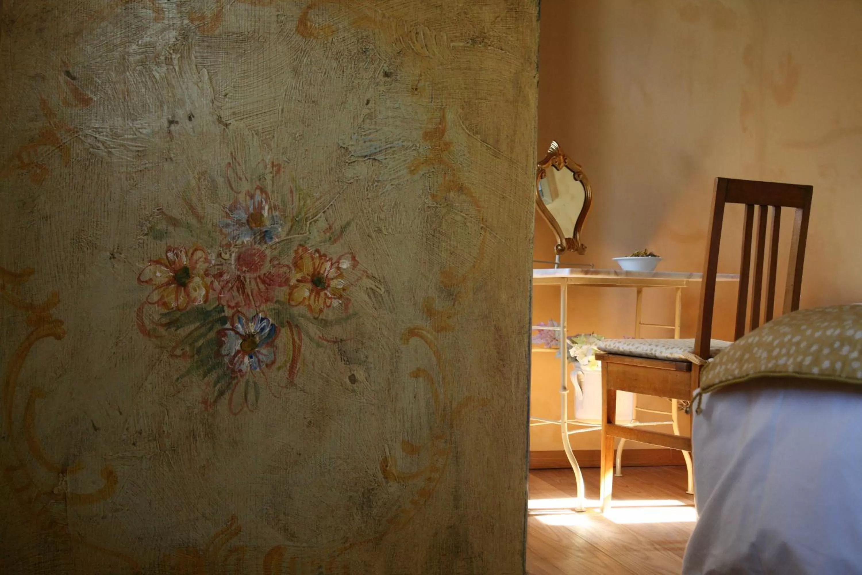 Decorative detail, Bed in La Quiete Bed & Breakfast
