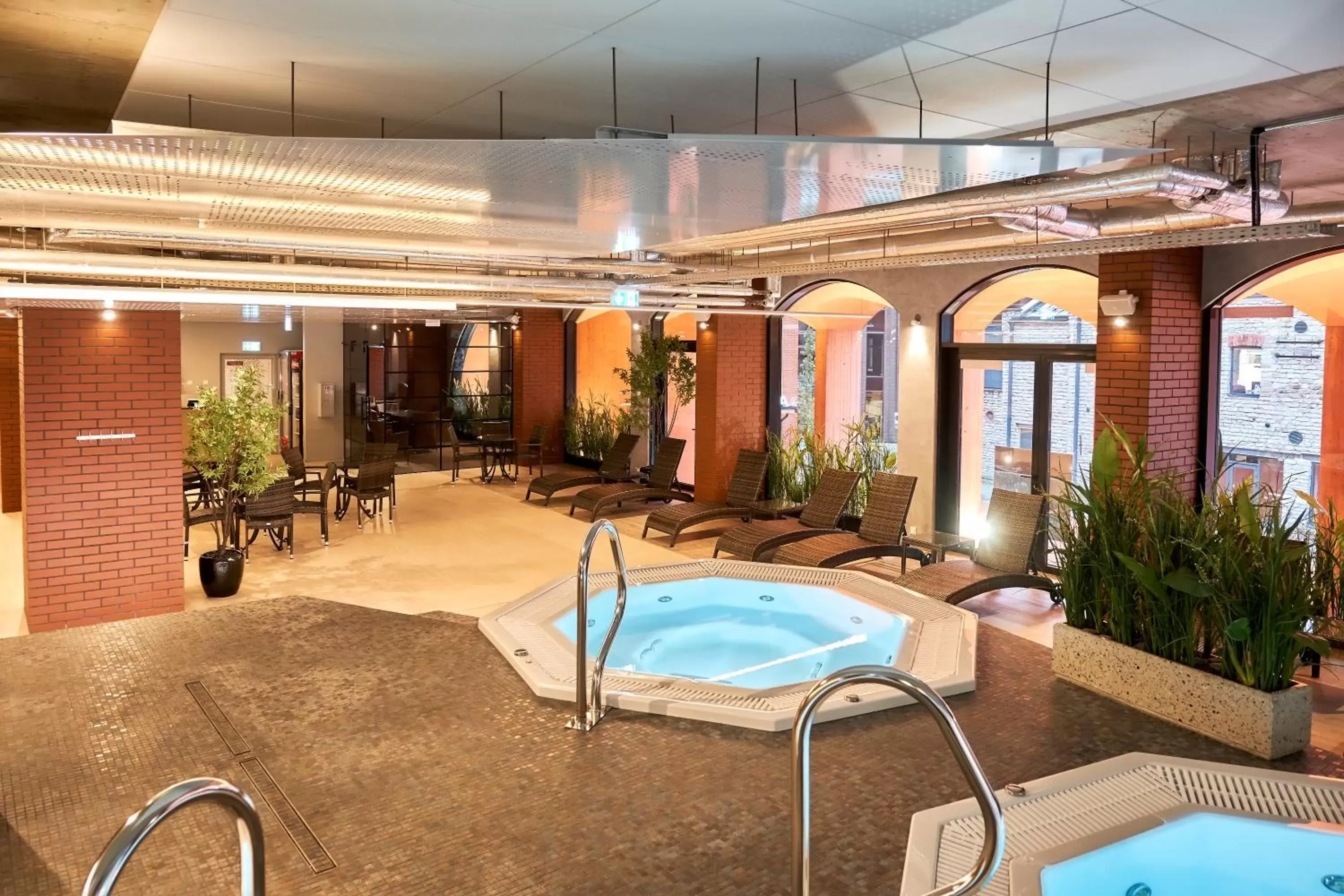 Hot Tub, Swimming Pool in Metropol Spa Hotel