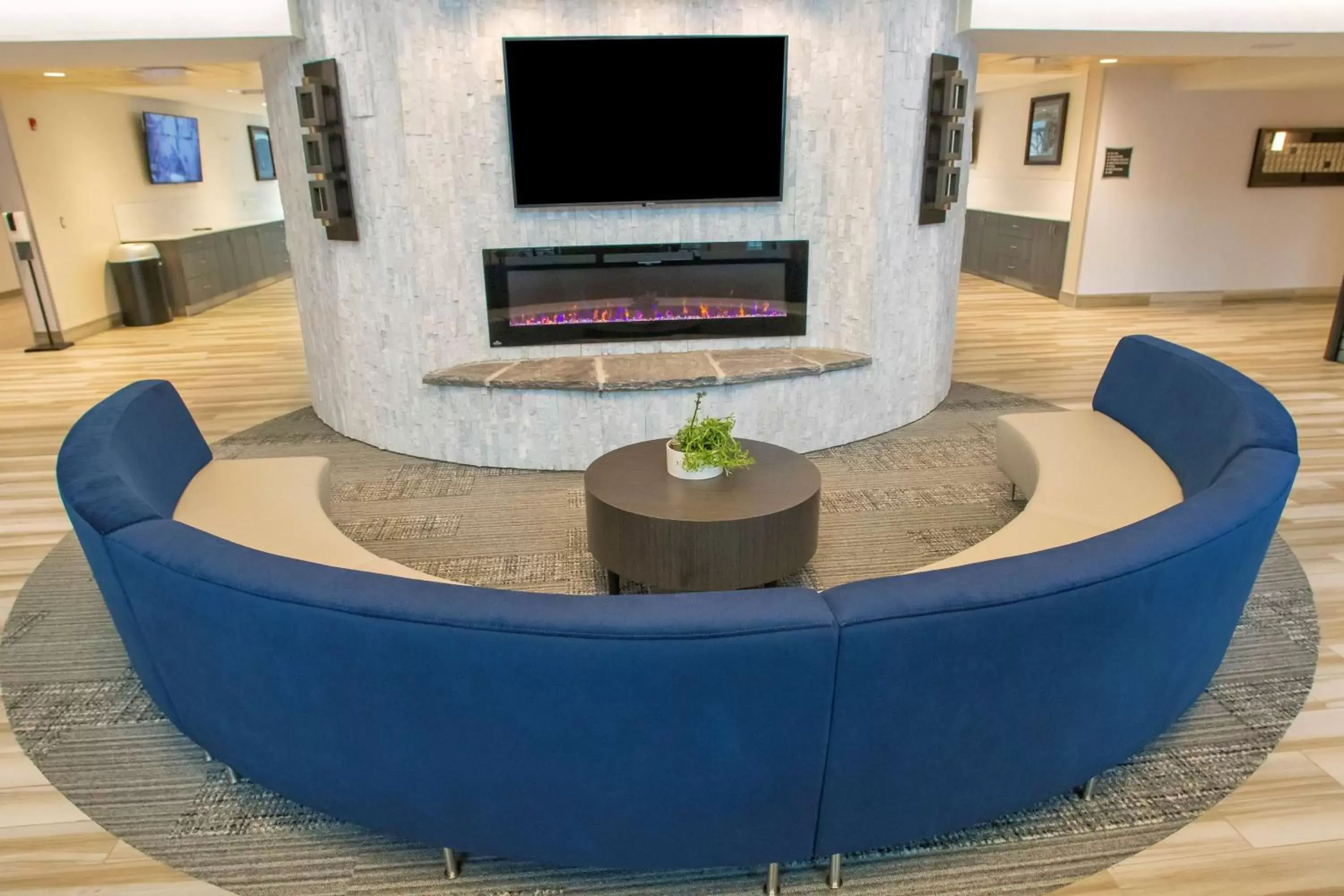 Lobby or reception, Seating Area in Best Western Plus Prince George