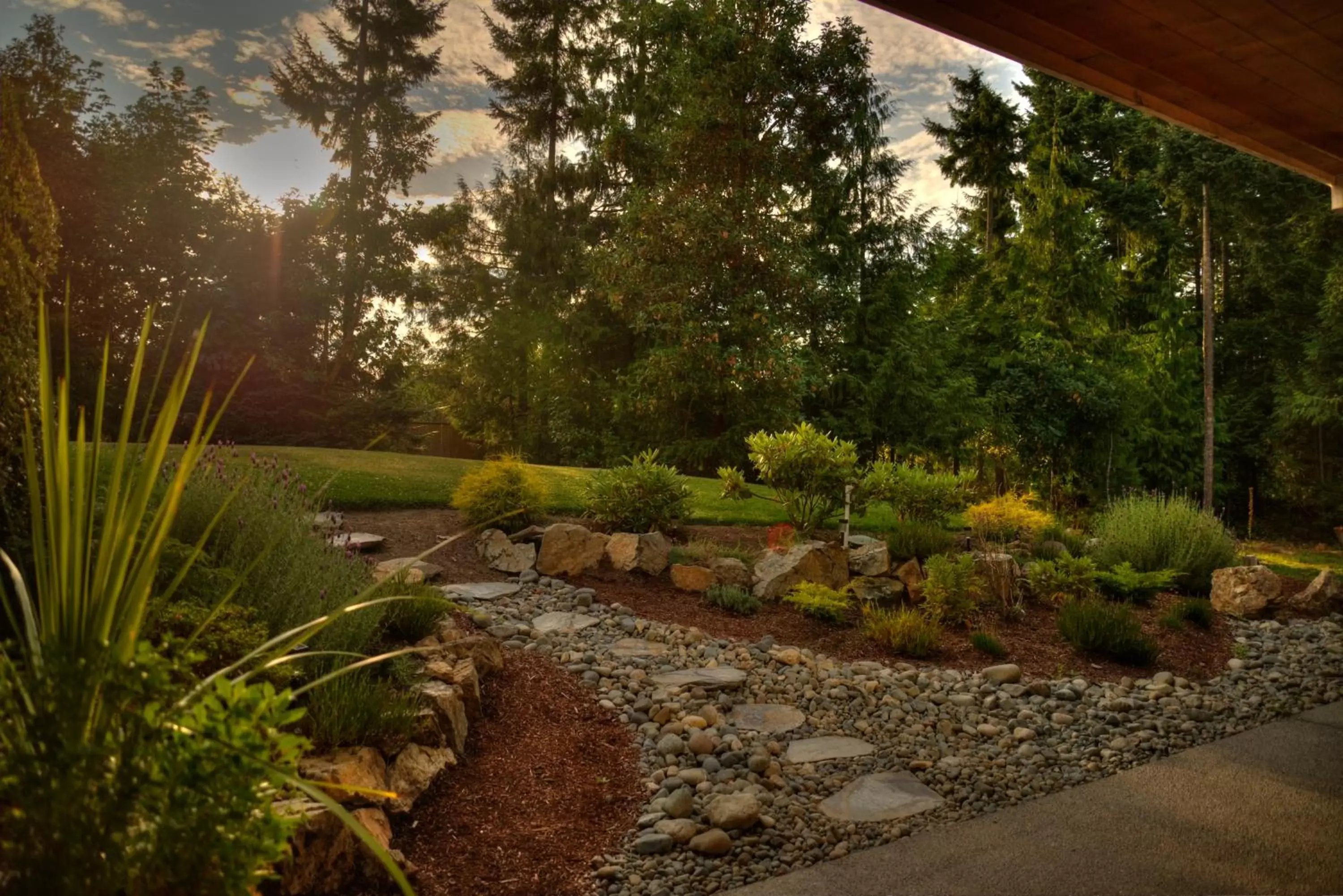 Patio, Garden in Shawnigan Suite B & B