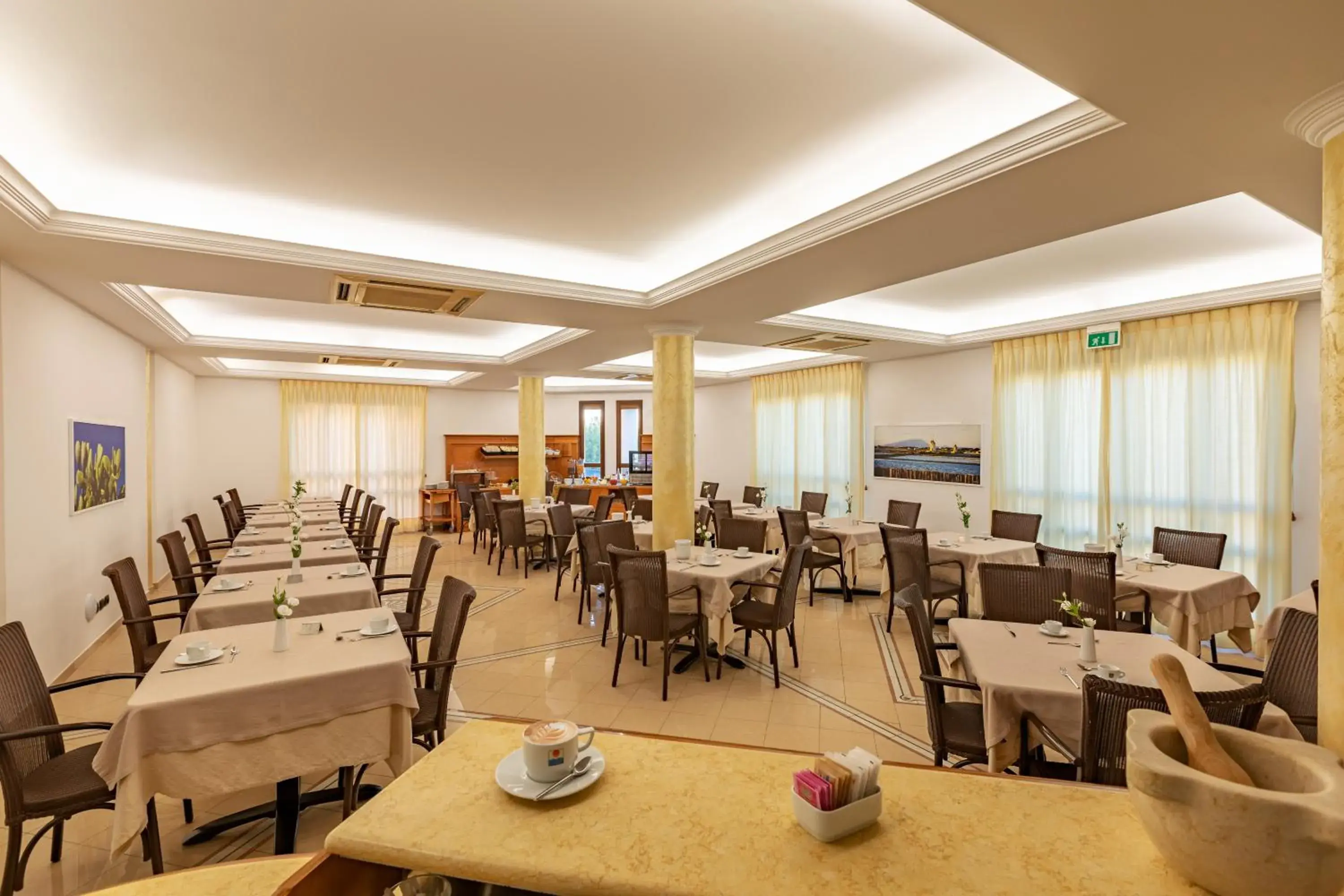 Restaurant/Places to Eat in Hotel Sabbia d'Oro