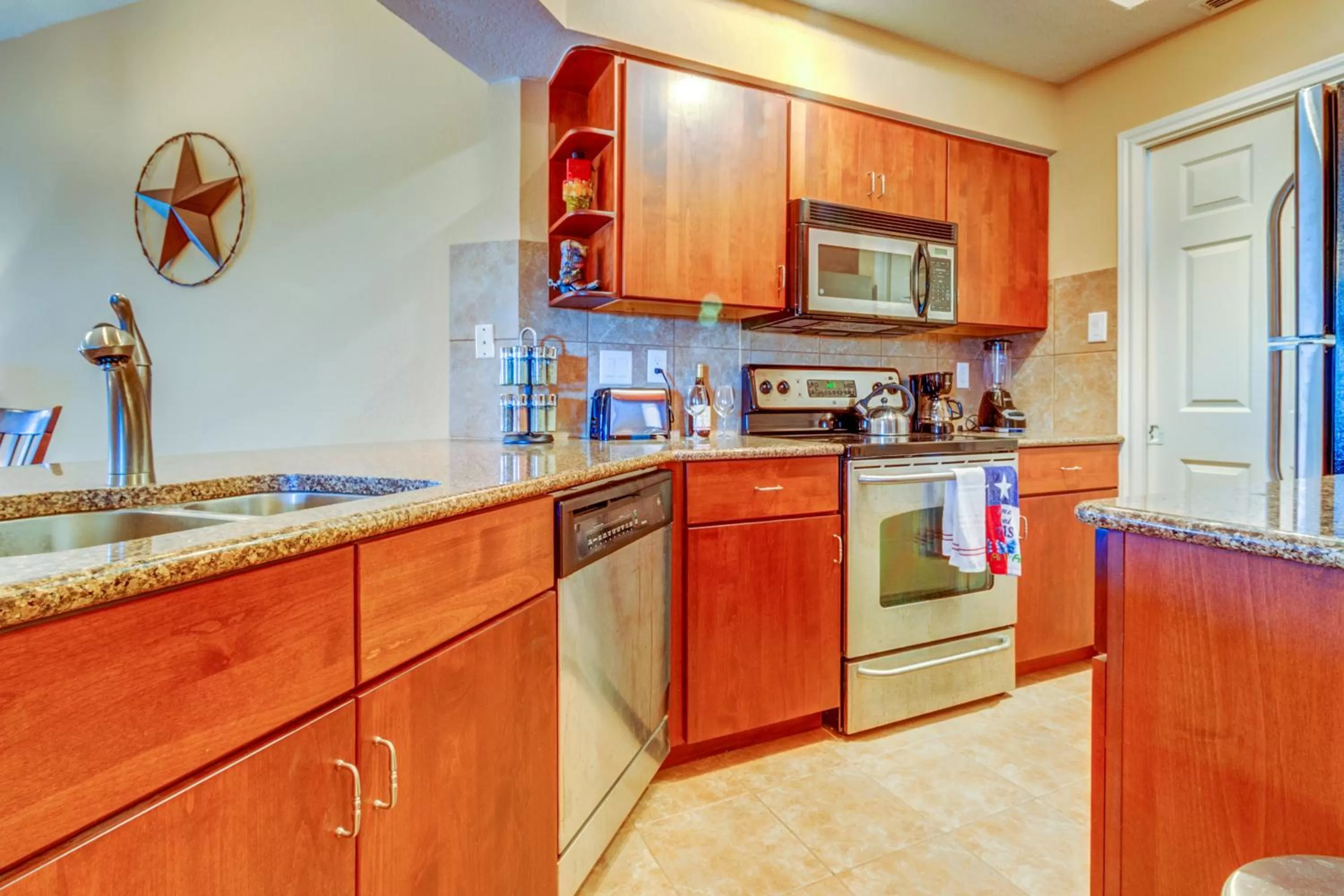 Kitchen/Kitchenette in Texas on the Lake