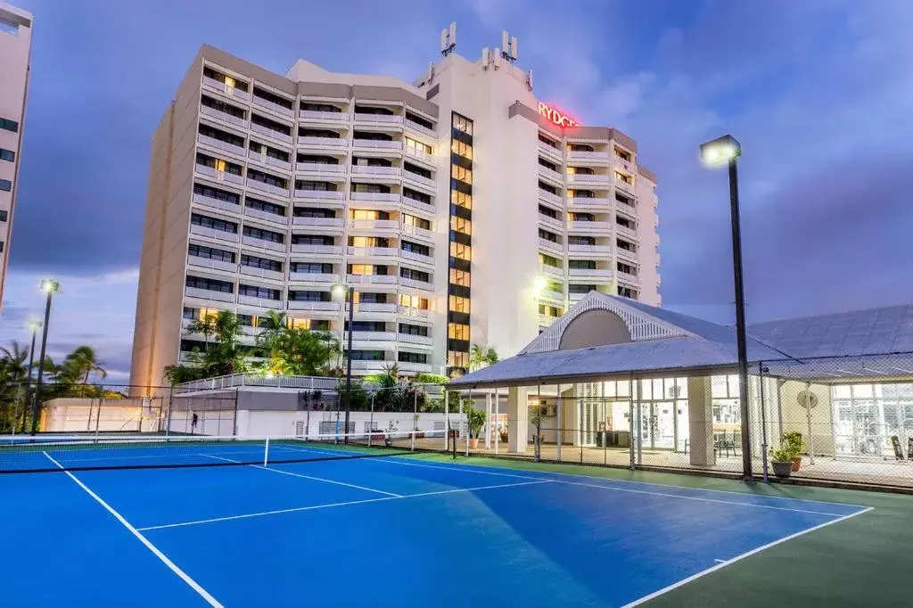 Tennis court, Property Building in Rydges Esplanade Resort Cairns
