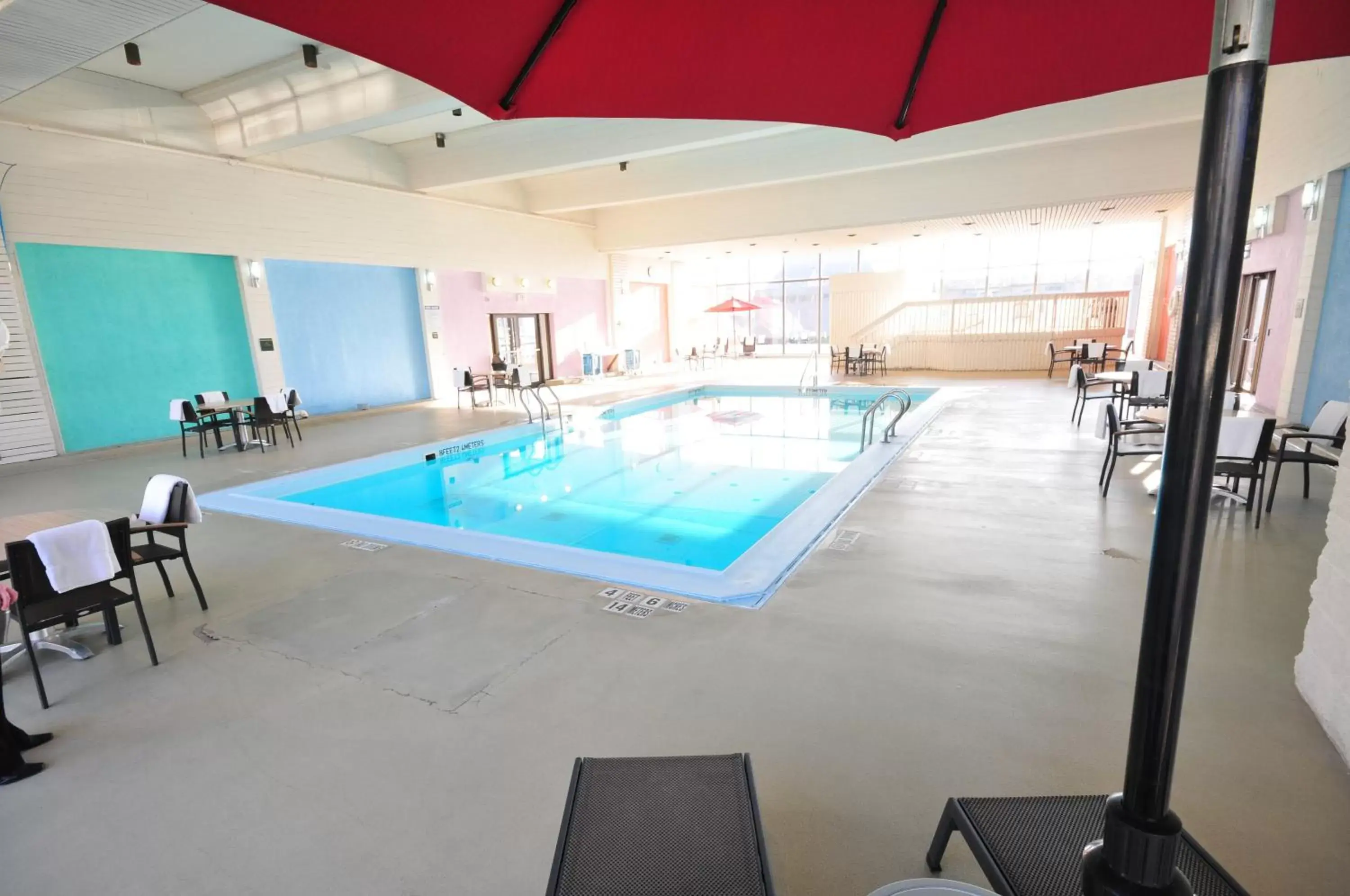 Swimming Pool in Radisson Hotel Duluth-Harborview