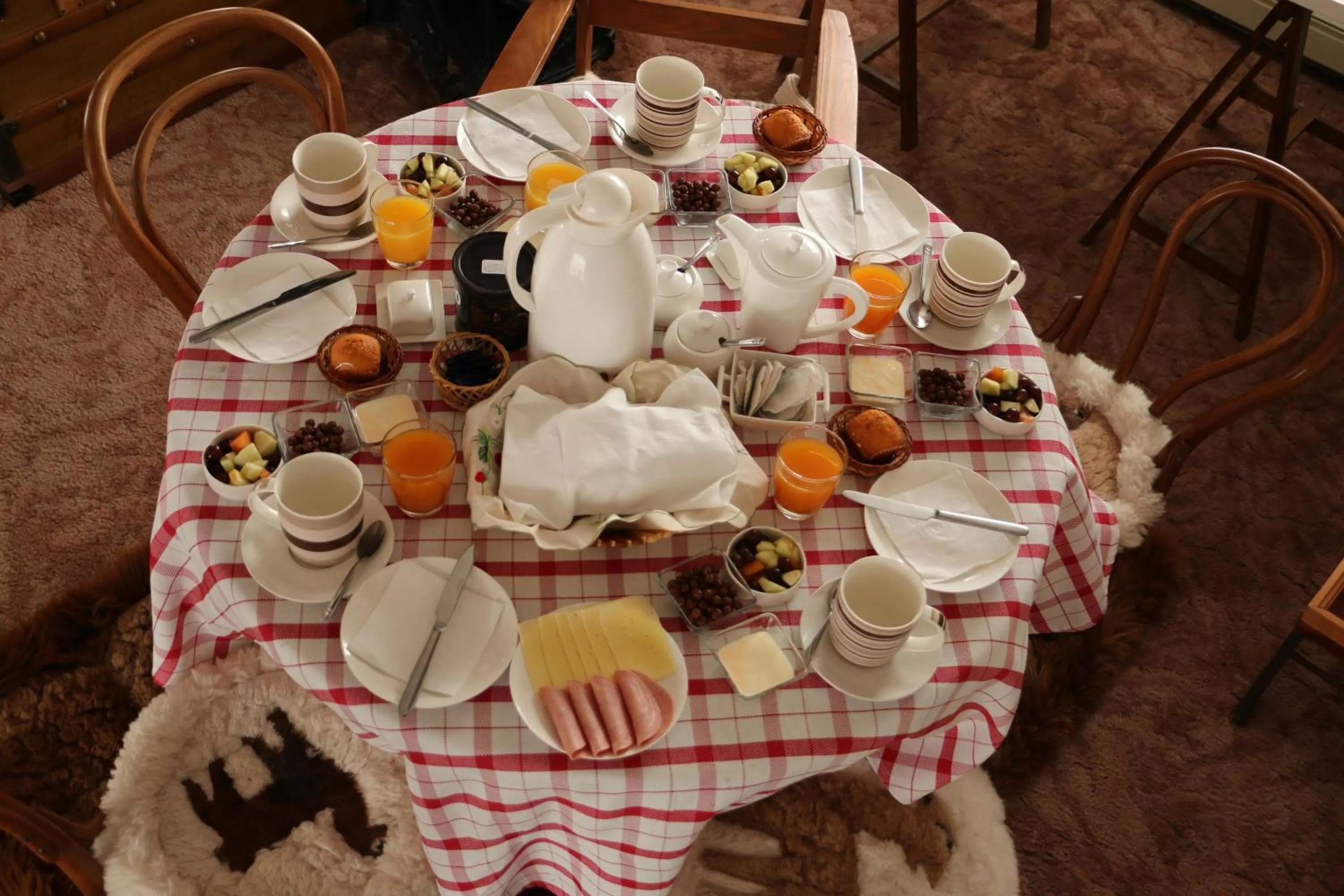 Breakfast in Sandy Point B&B