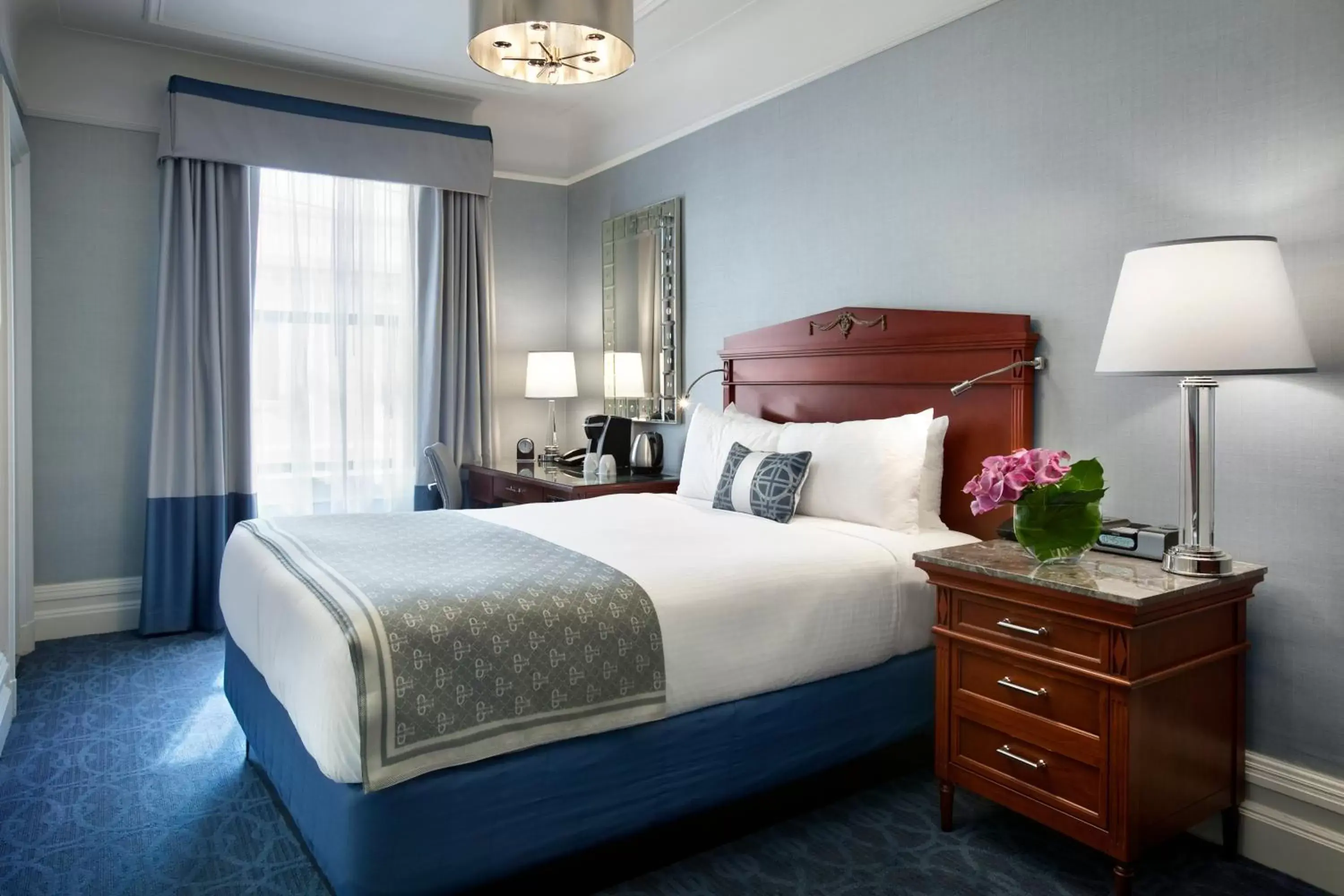 Bedroom, Bed in Fairmont Copley Plaza