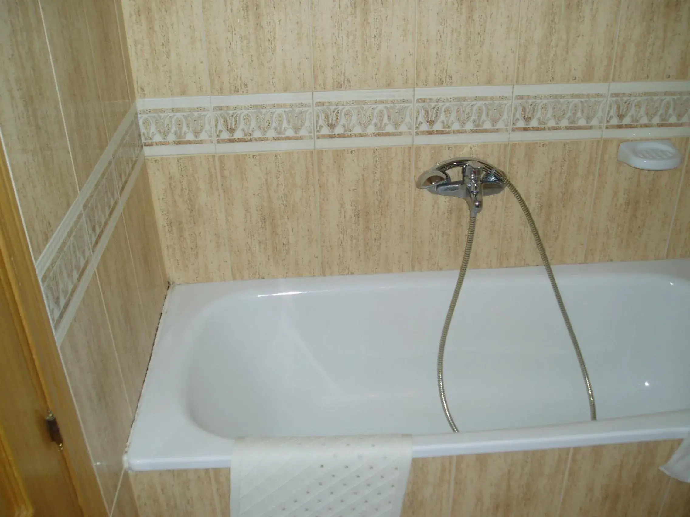Bathroom in Hotel Manzanares