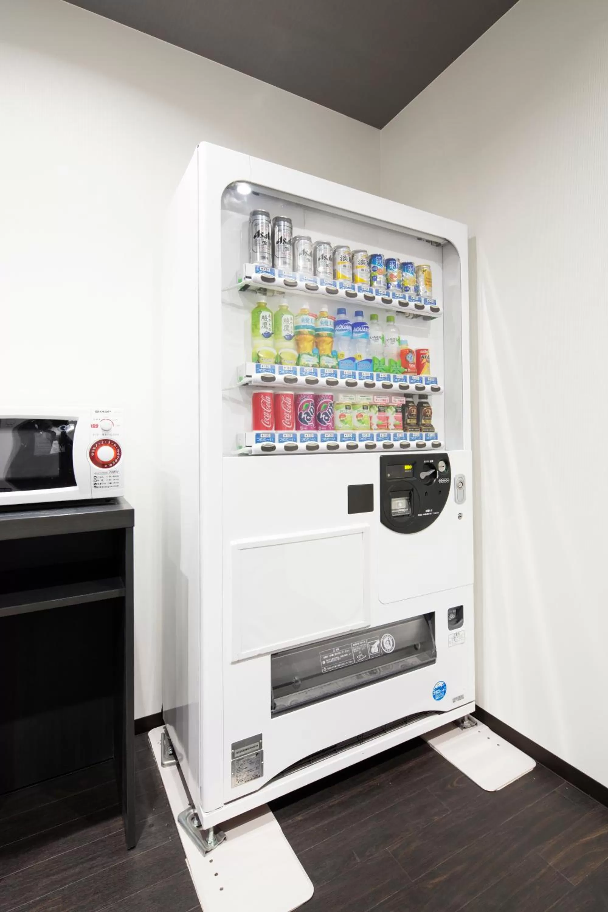 vending machine in HOTEL MYSTAYS Shin Osaka Conference Center