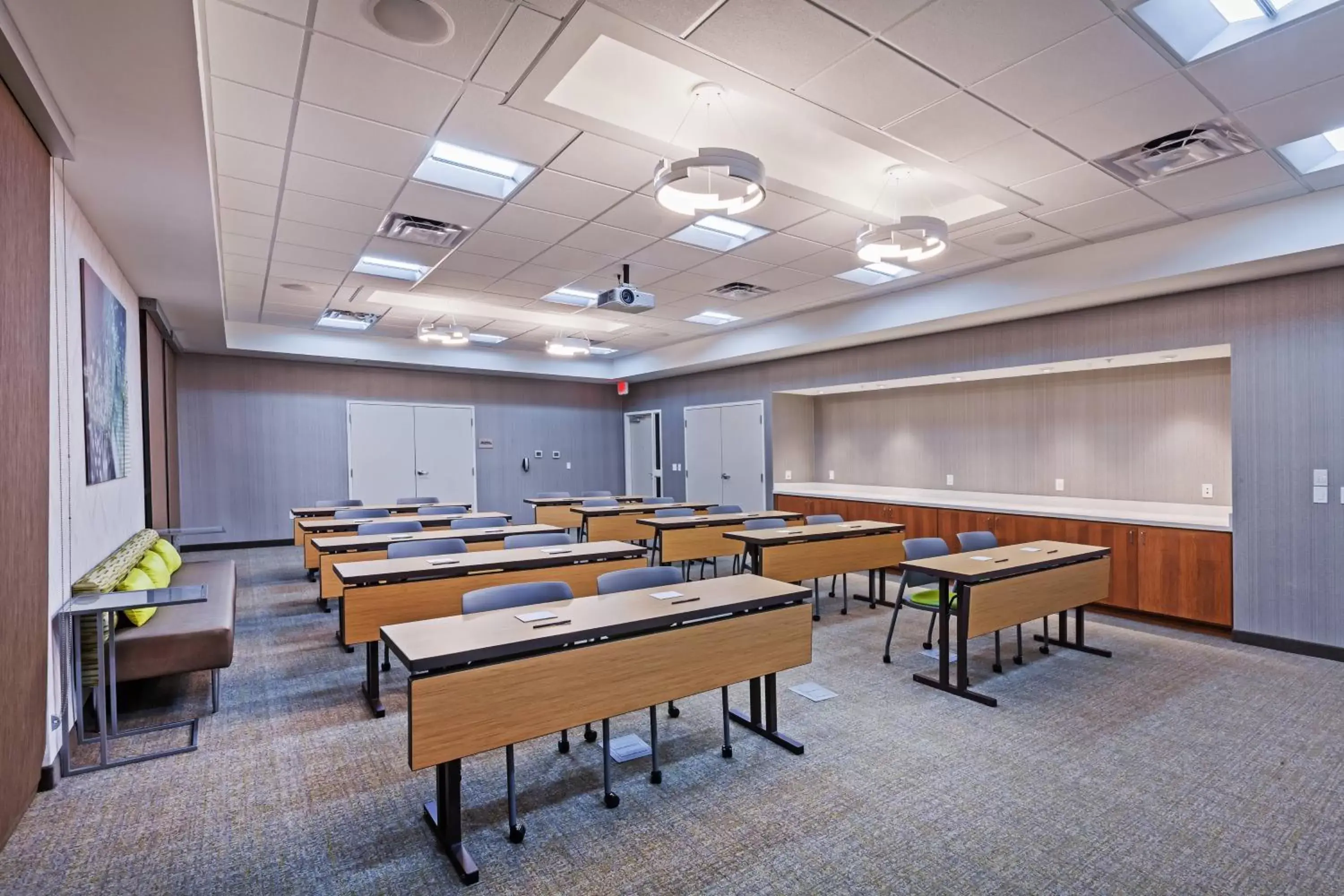 Meeting/conference room in SpringHill Suites by Marriott Tulsa at Tulsa Hills