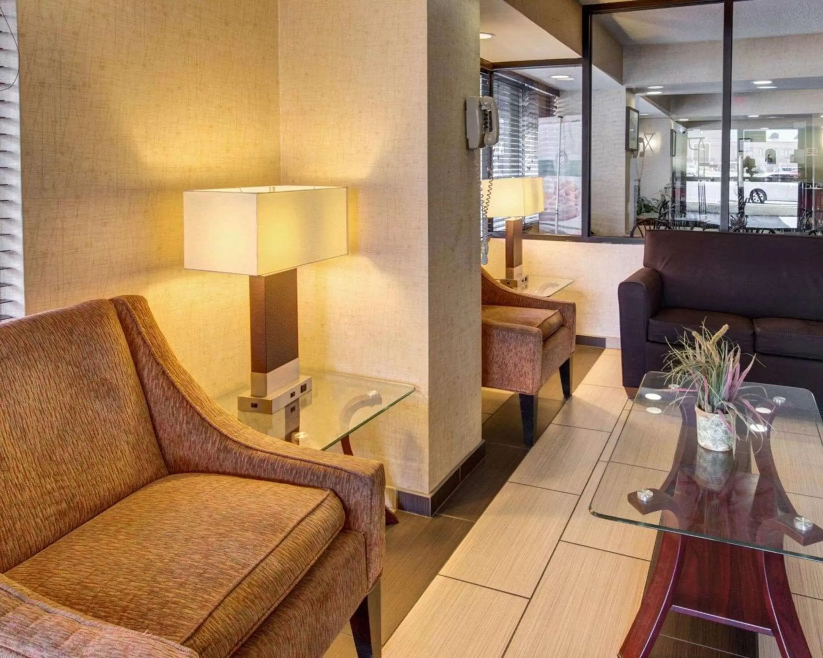 Lobby or reception, Seating Area in Quality Inn Takoma Park