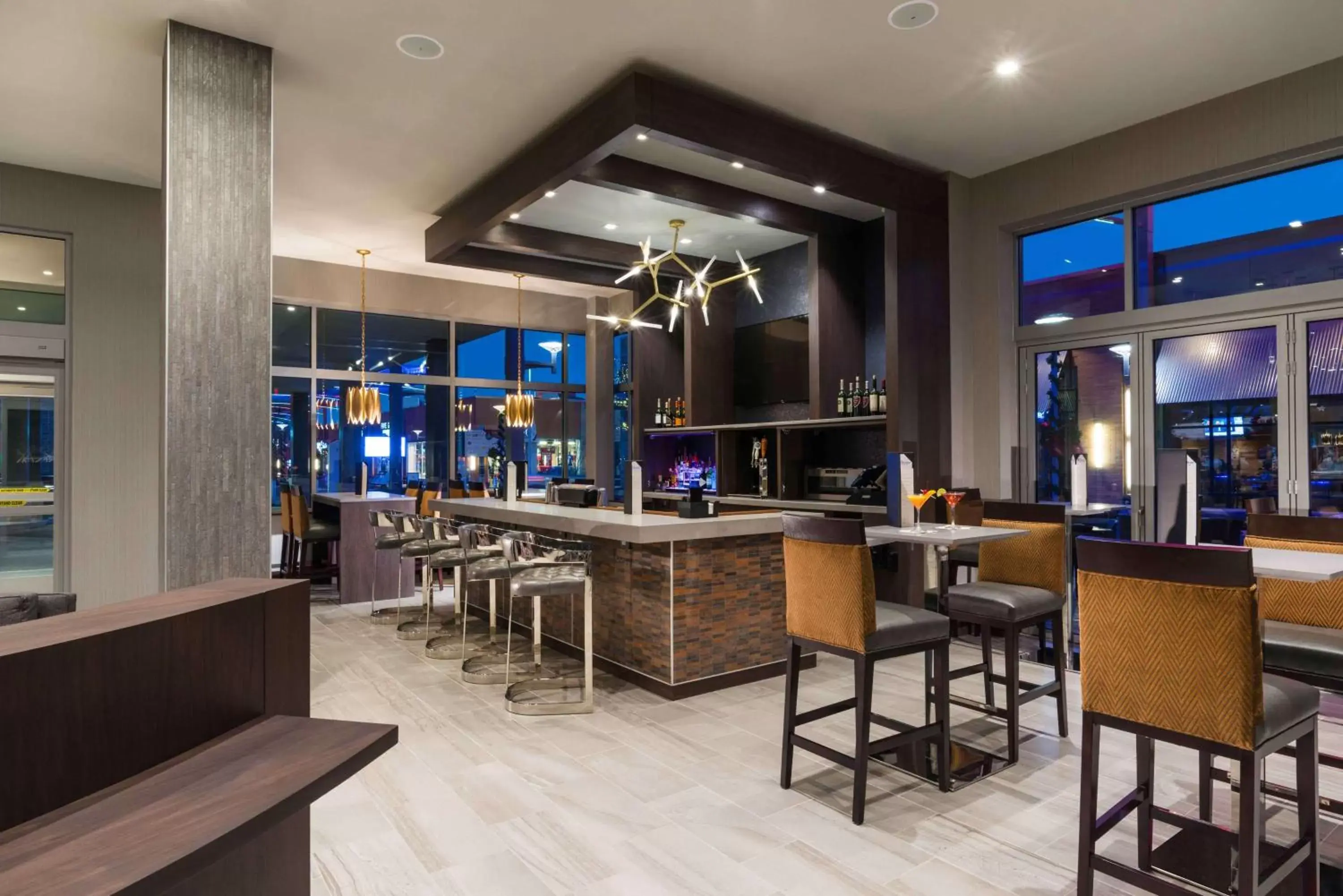 Restaurant/places to eat, Lounge/Bar in Hilton Garden Inn Foxborough Patriot Place