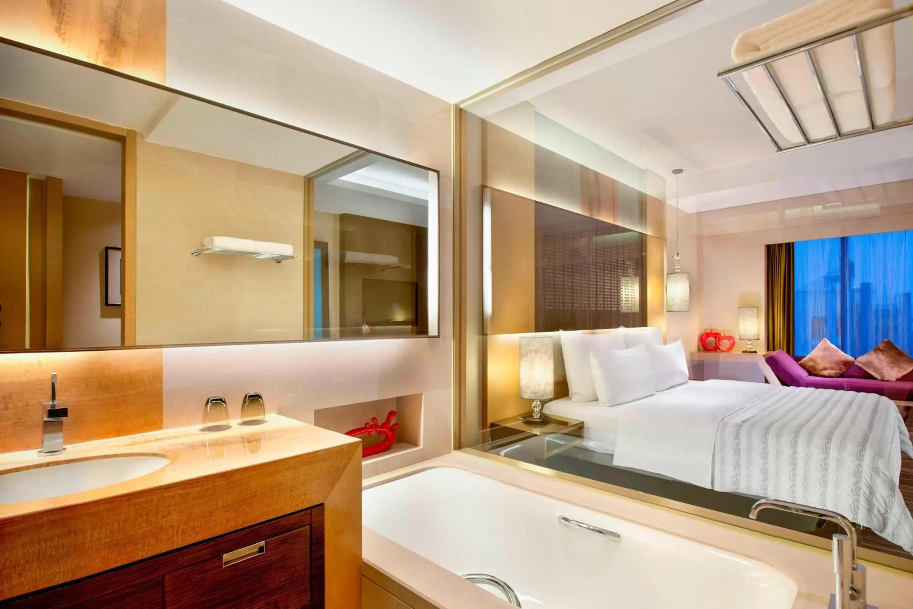Photo of the whole room, Bathroom in Le Meridien Qingdao