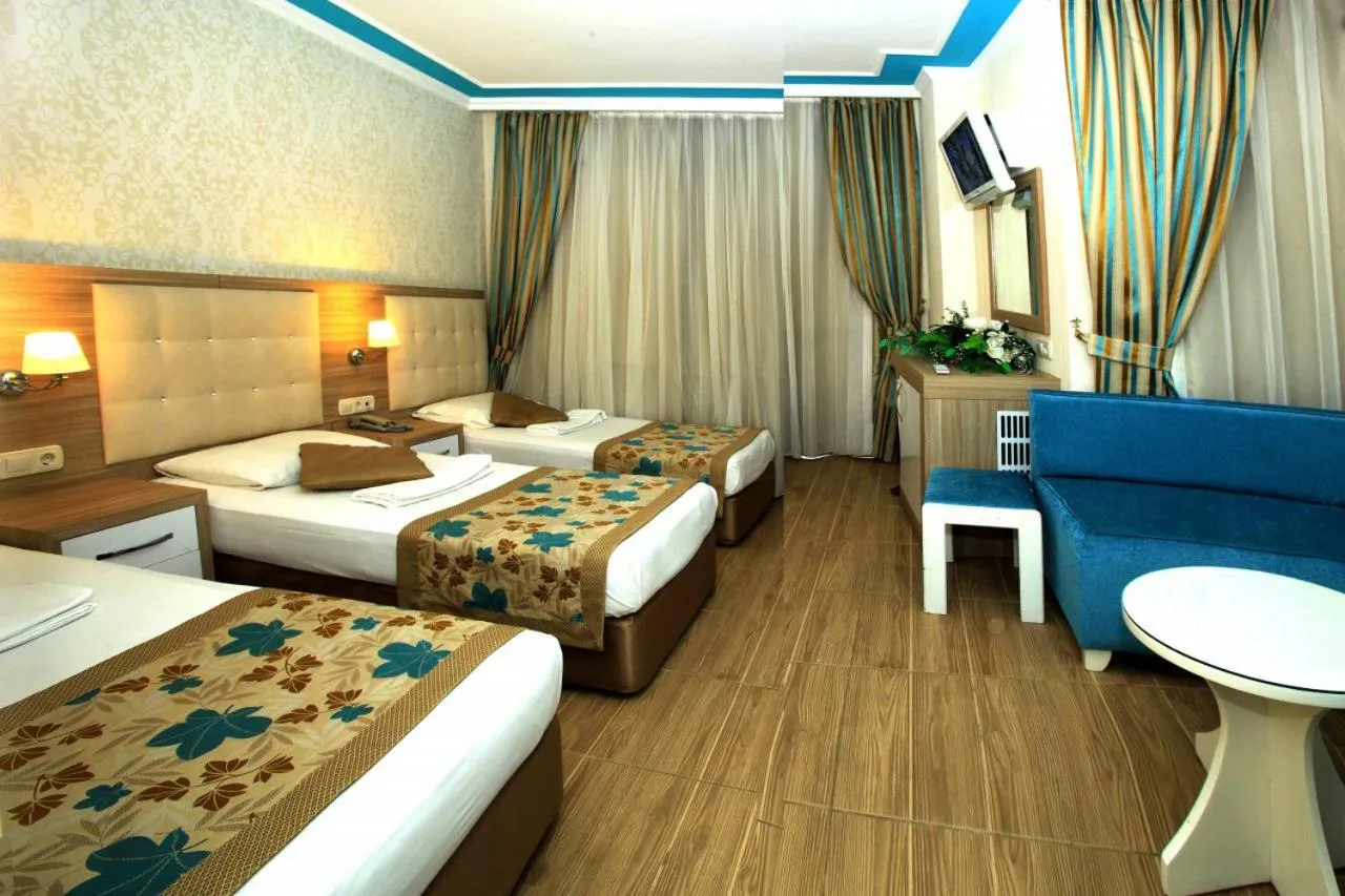 Photo of the whole room, Bed in Cender Hotel