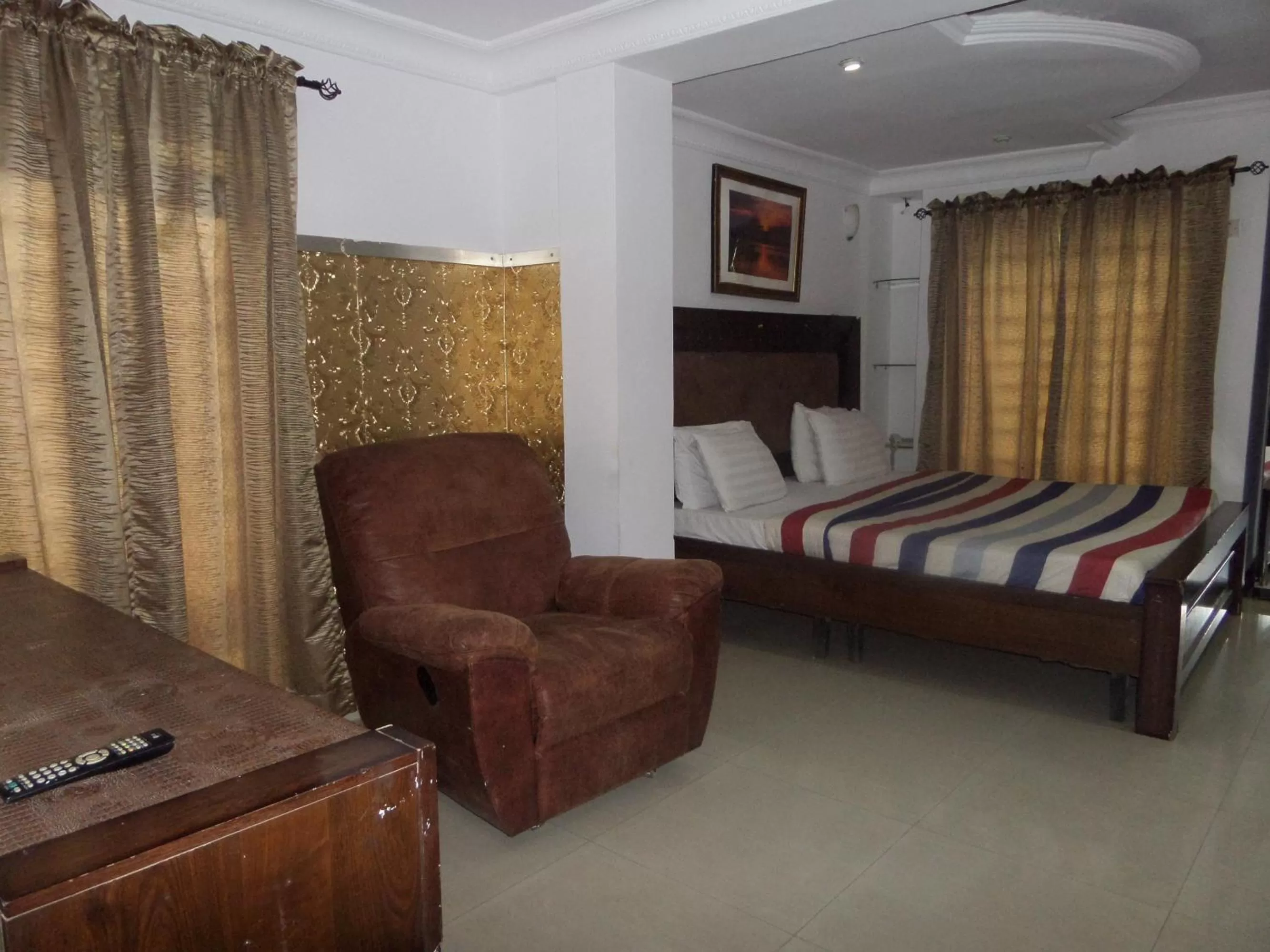 Bed in TheoDawn Hotels @ Suite 29