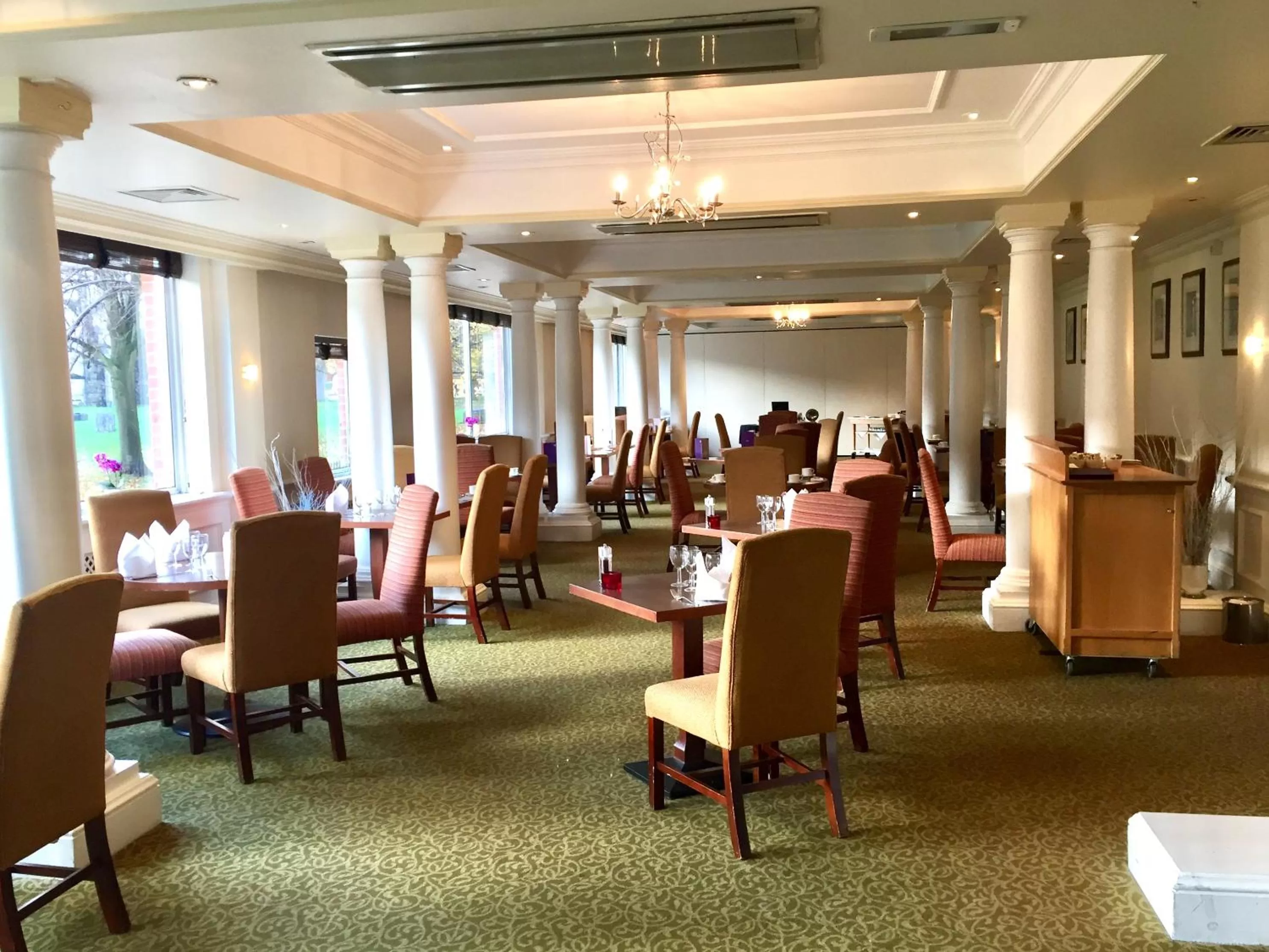 Restaurant/places to eat in Winchester Wessex Hotel by Sunday