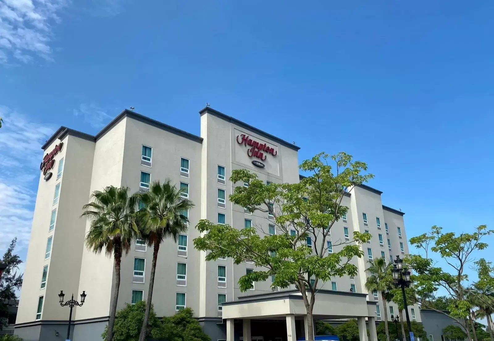 Property Building in Hampton Inn by Hilton Guadalajara-Aeropuerto