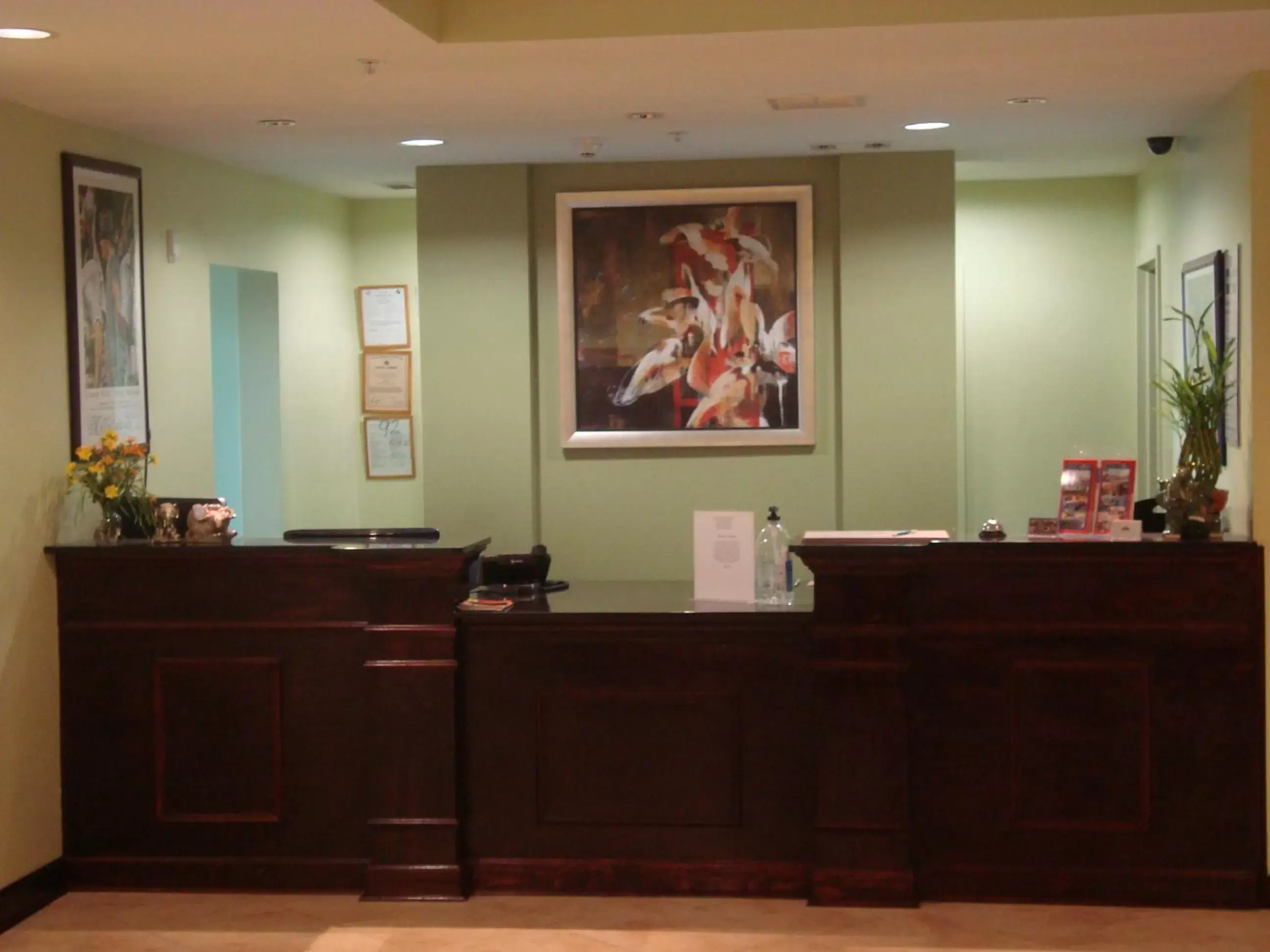 Lobby or reception, Lobby/Reception in Ambassador Inn & Suites