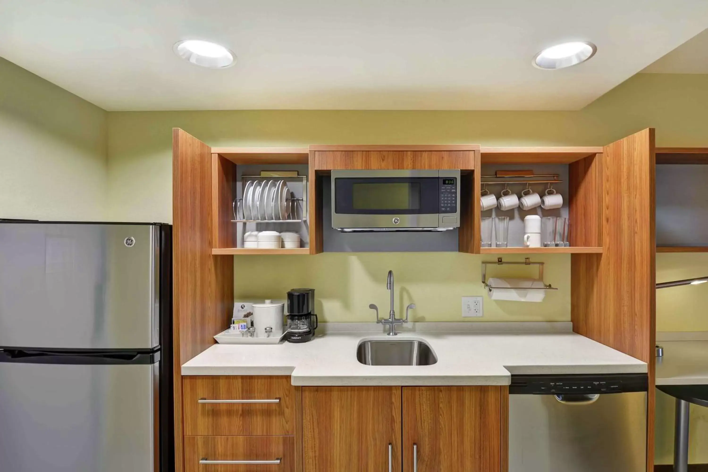Kitchen or kitchenette, Kitchen/Kitchenette in Home2 Suites by Hilton Idaho Falls