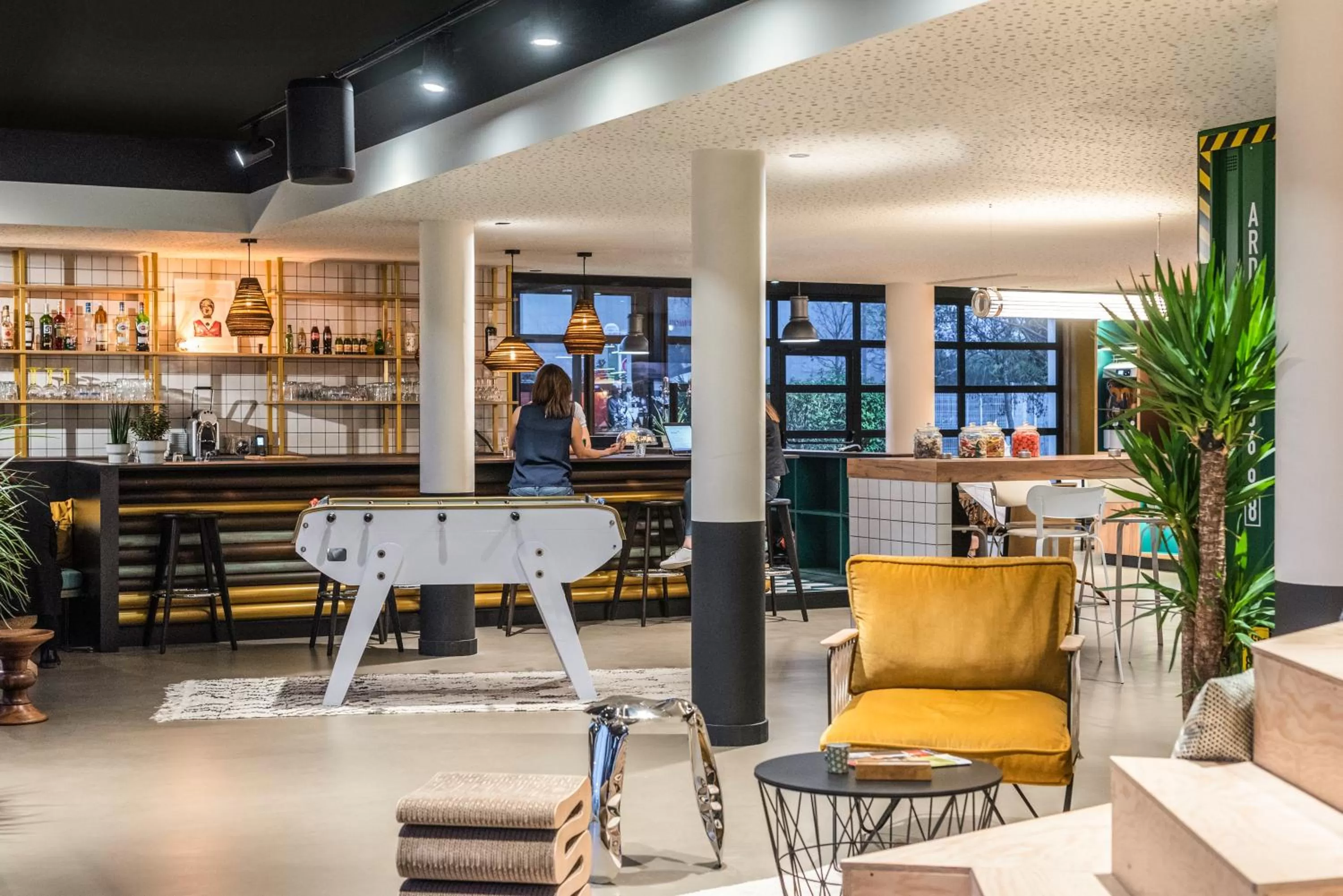Lounge or bar in ibis Styles Lyon Meyzieu Arena Stadium
