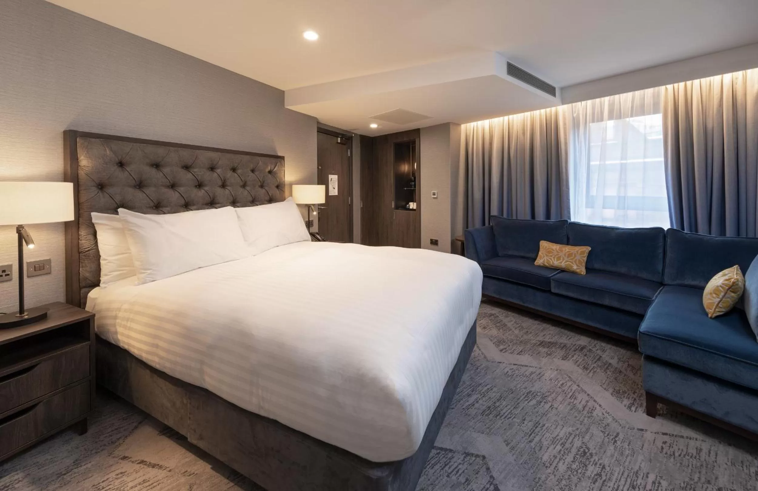 1 Queen Bed Premium with Jetted Bath in voco Edinburgh - Haymarket, an IHG Hotel