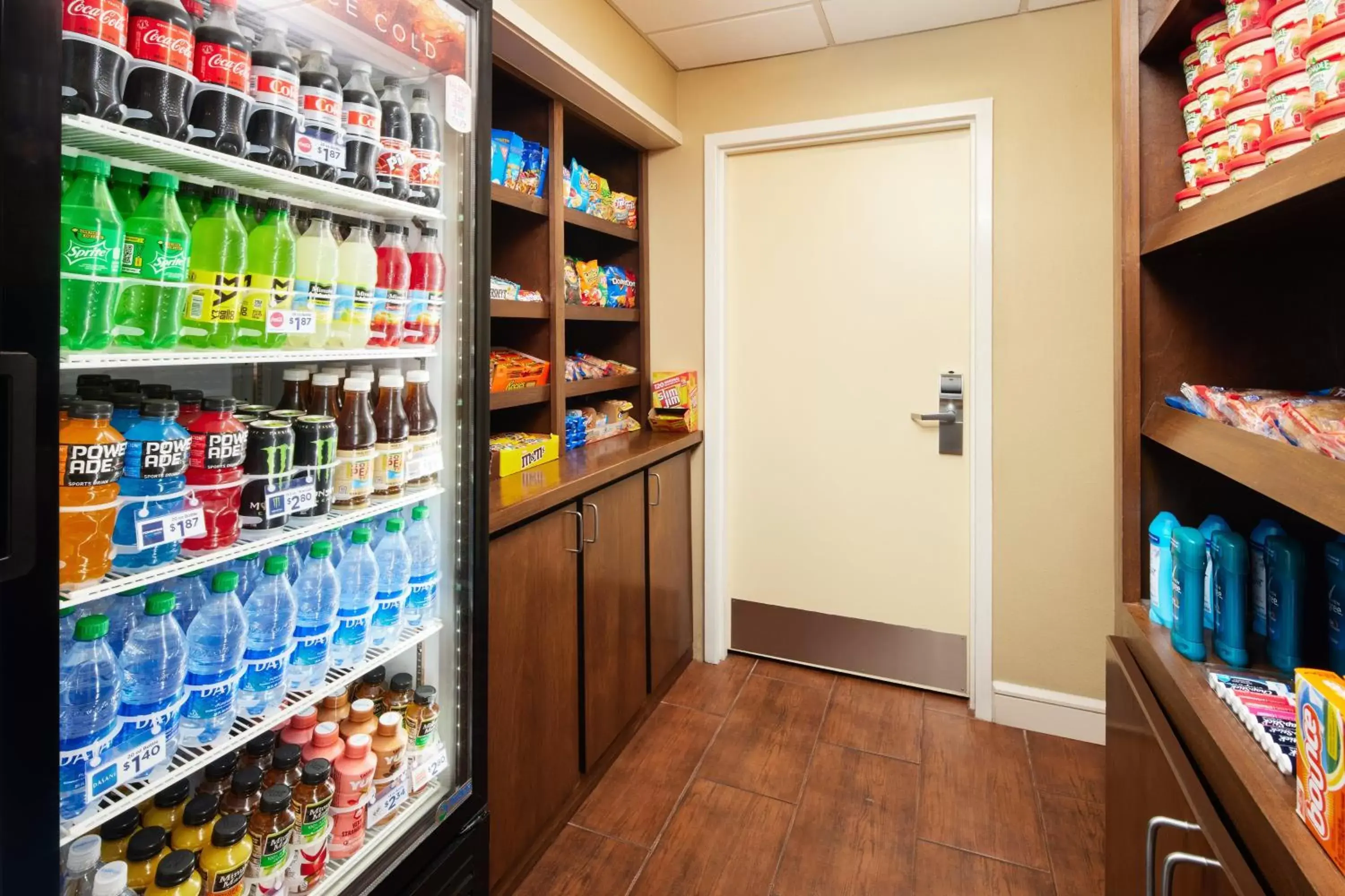 Lobby or reception in Holiday Inn Express Tifton by IHG Lobby or reception in Holiday Inn Express Tifton by IHG