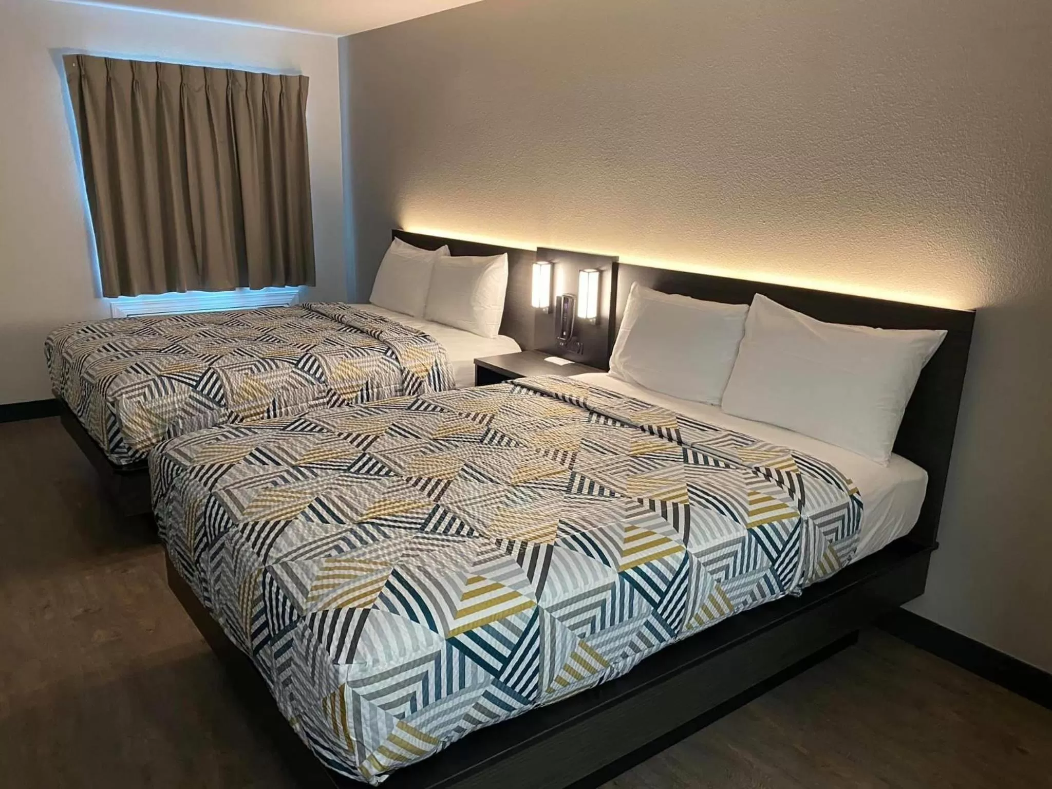 Bed in Motel 6 Tulsa, Ok - Central