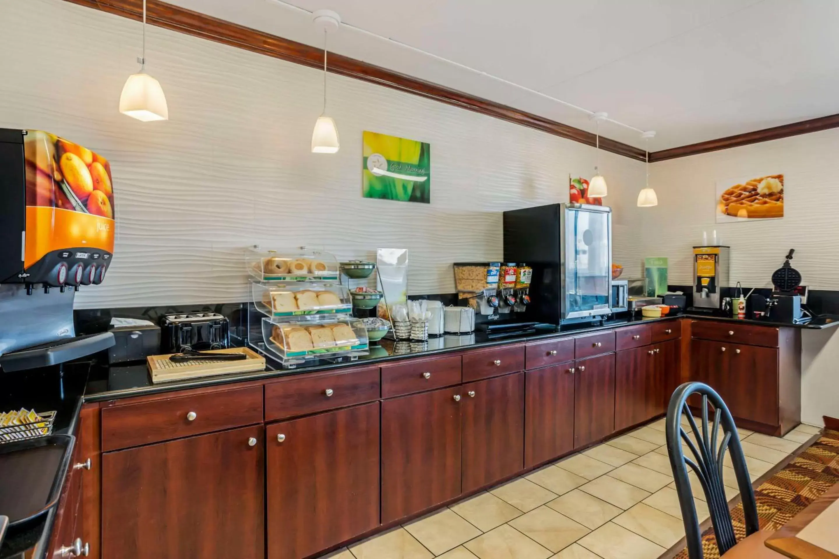 Breakfast, Restaurant/Places to Eat in Quality Inn Riverview Enola-Harrisburg