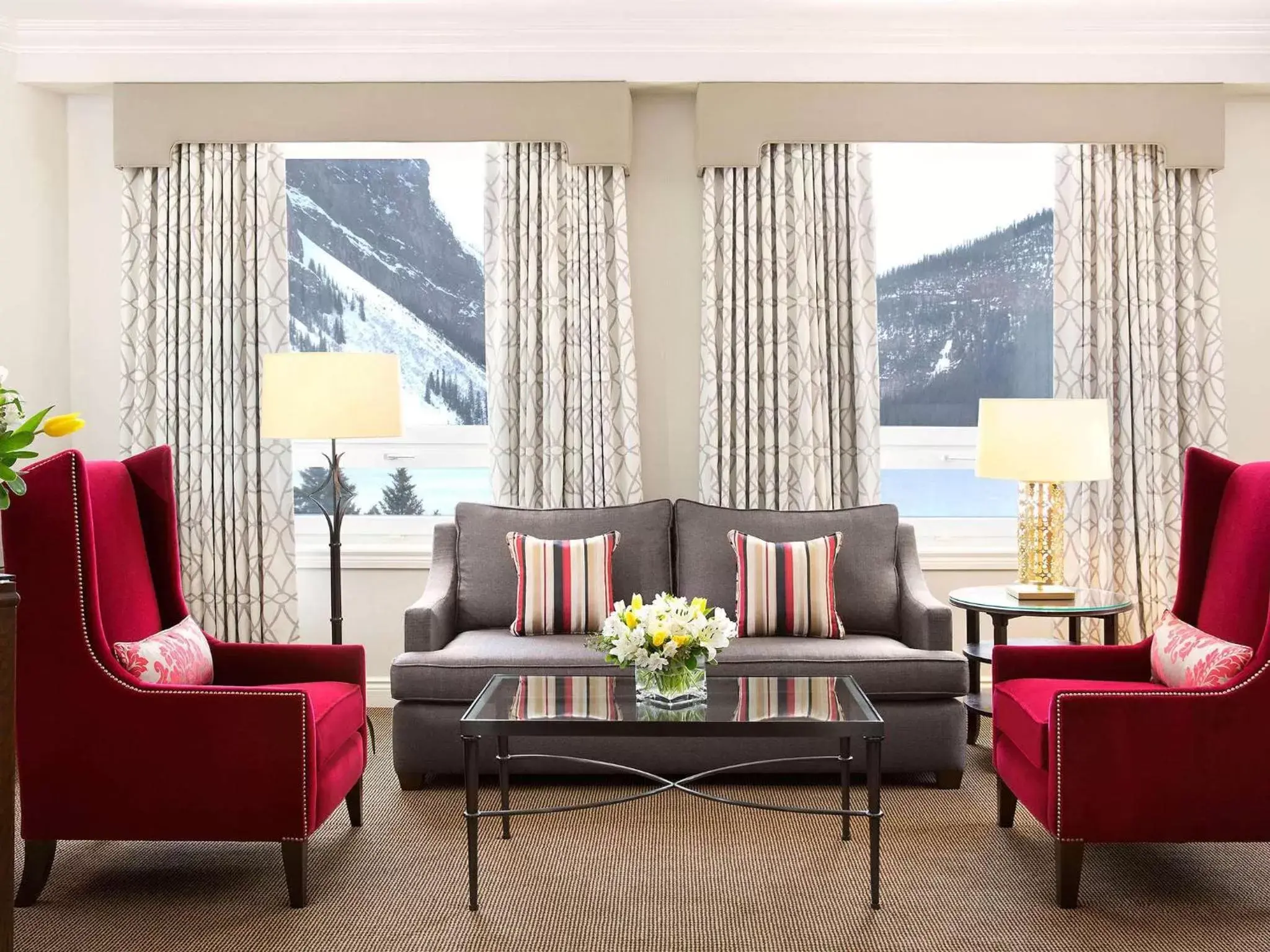 Photo of the whole room, Seating Area in Fairmont Château Lake Louise