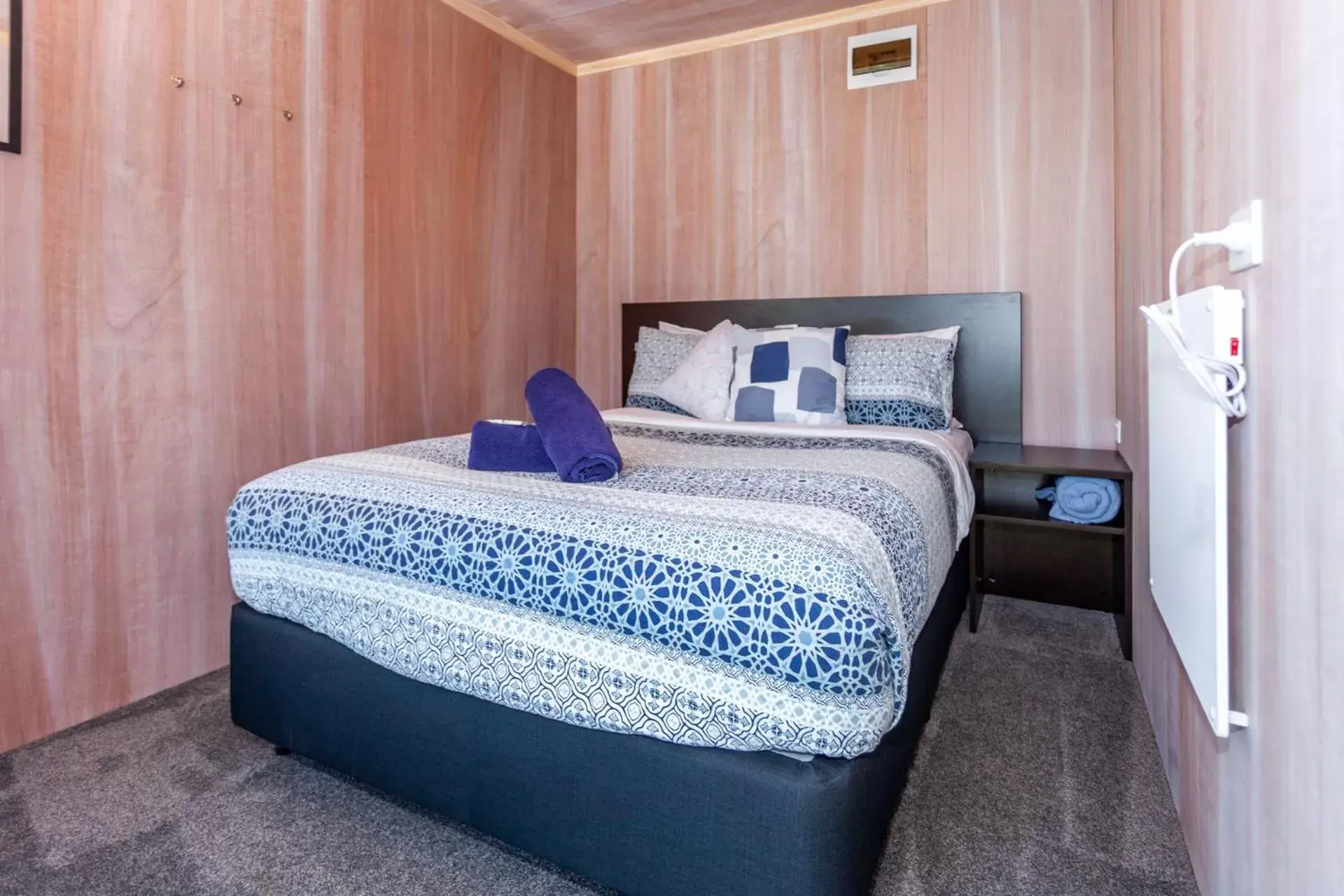 Double Room with Shared Bathroom in Tidewater Motel & Tourist Park Double Room with Shared Bathroom in Tidewater Motel & Tourist Park