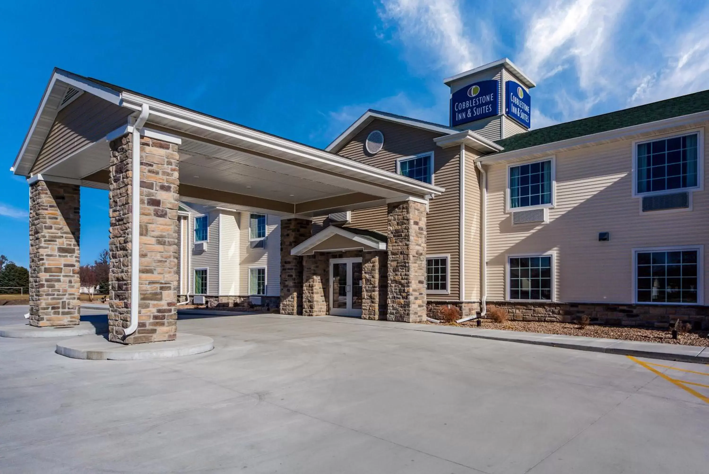 Facade/entrance in Cobblestone Inn & Suites - Holdrege