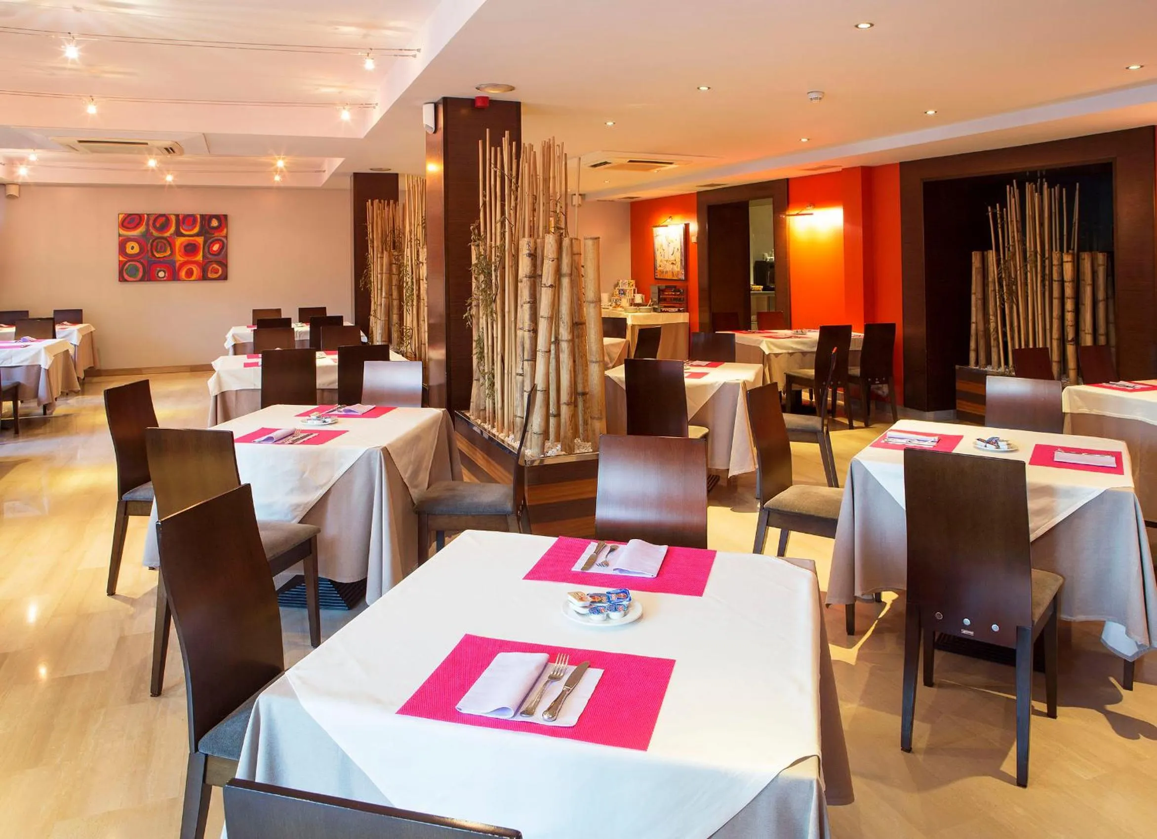 Restaurant/places to eat in Hotel Torre de Sila