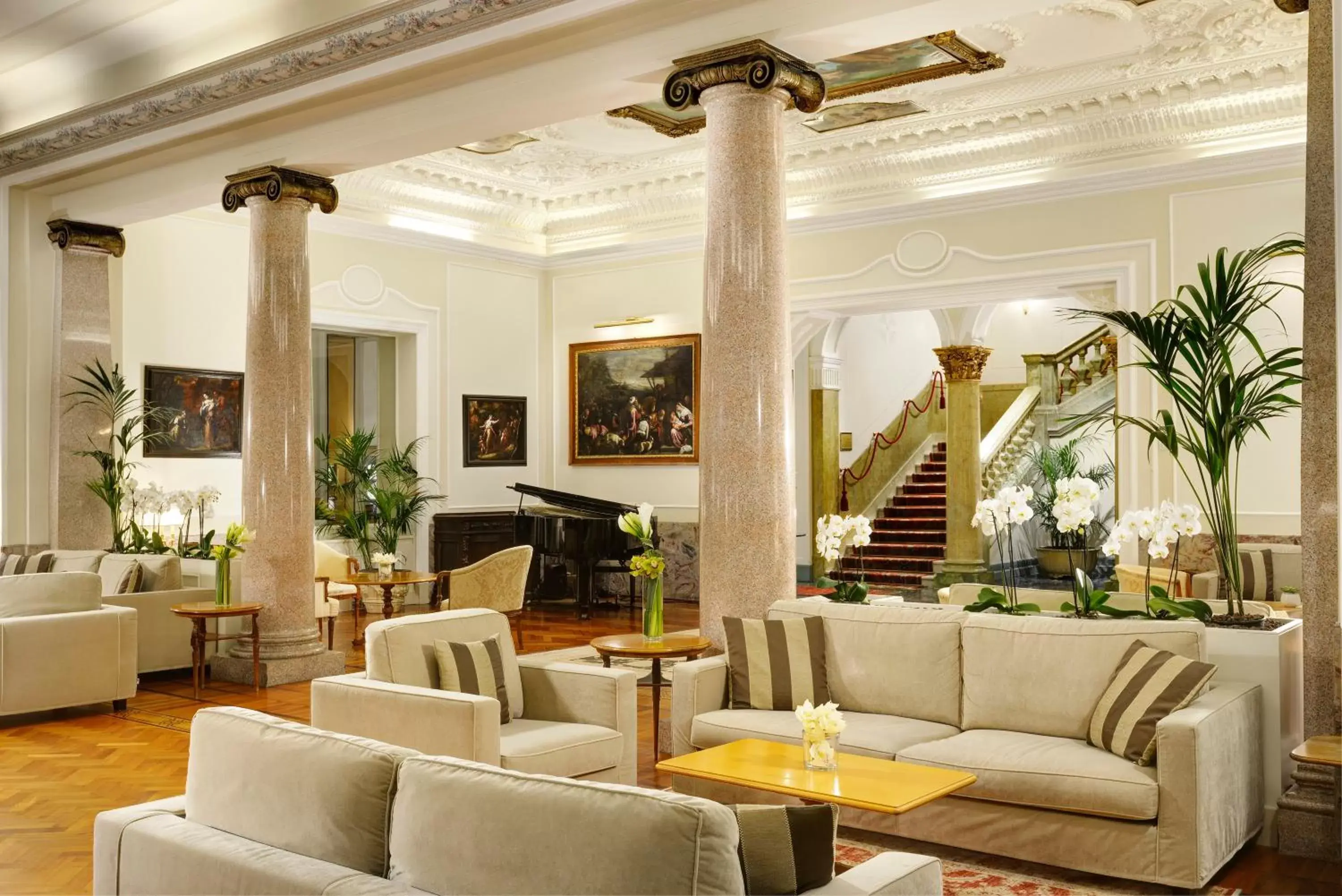 Lounge or bar, Lobby/Reception in Royal Hotel Sanremo