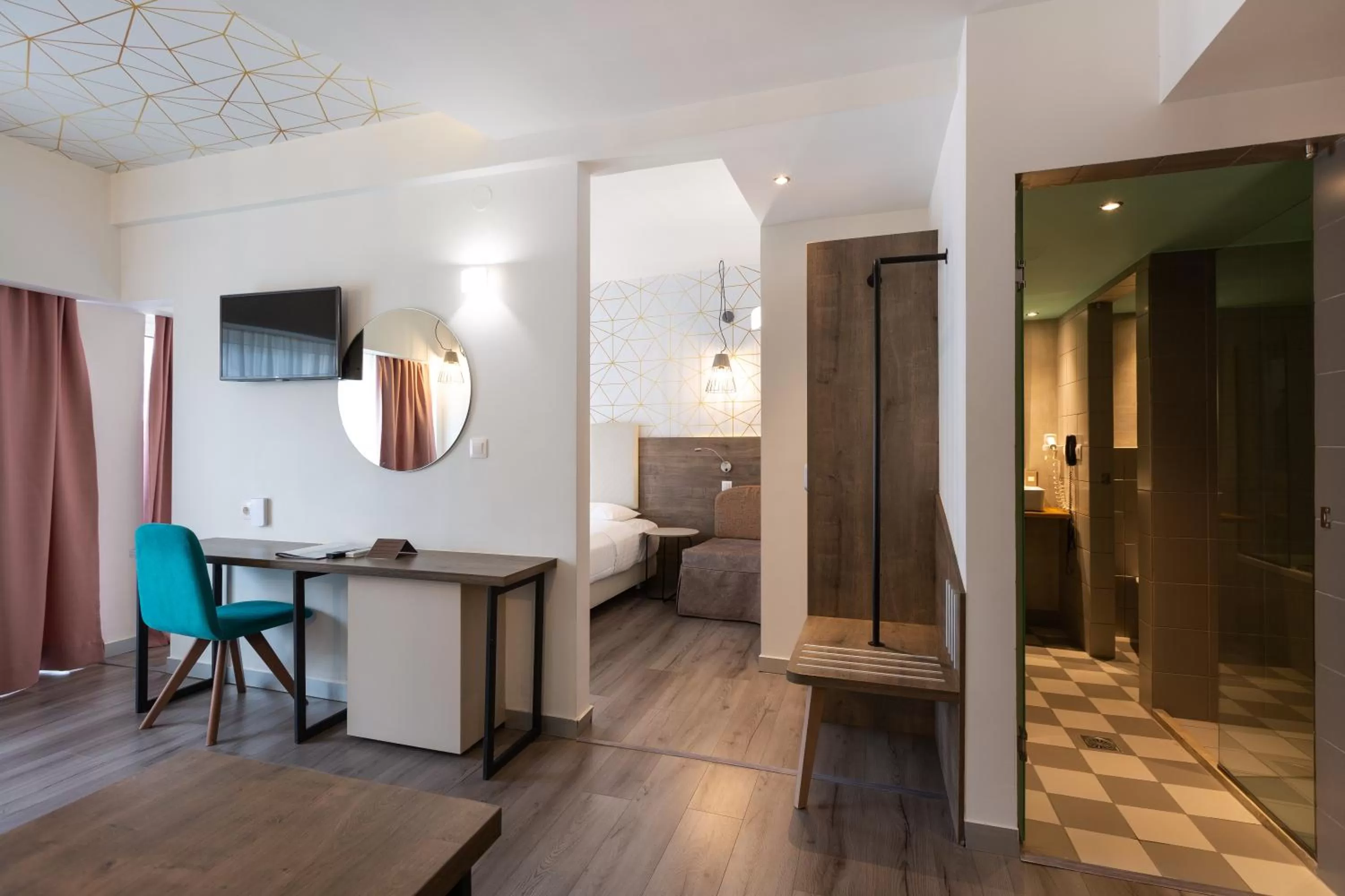 Photo of the whole room in Metropolitan