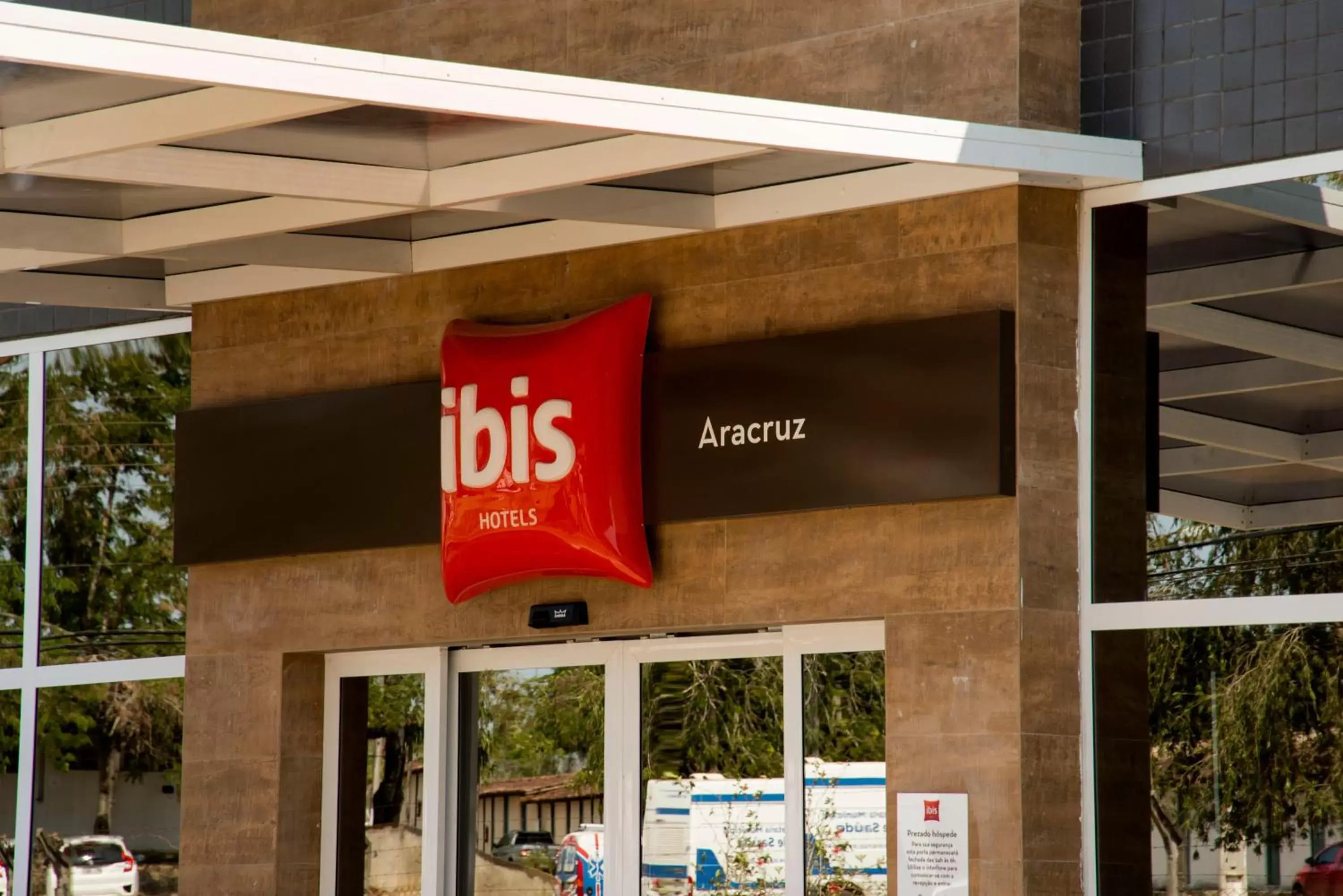 Facade/entrance in ibis Aracruz