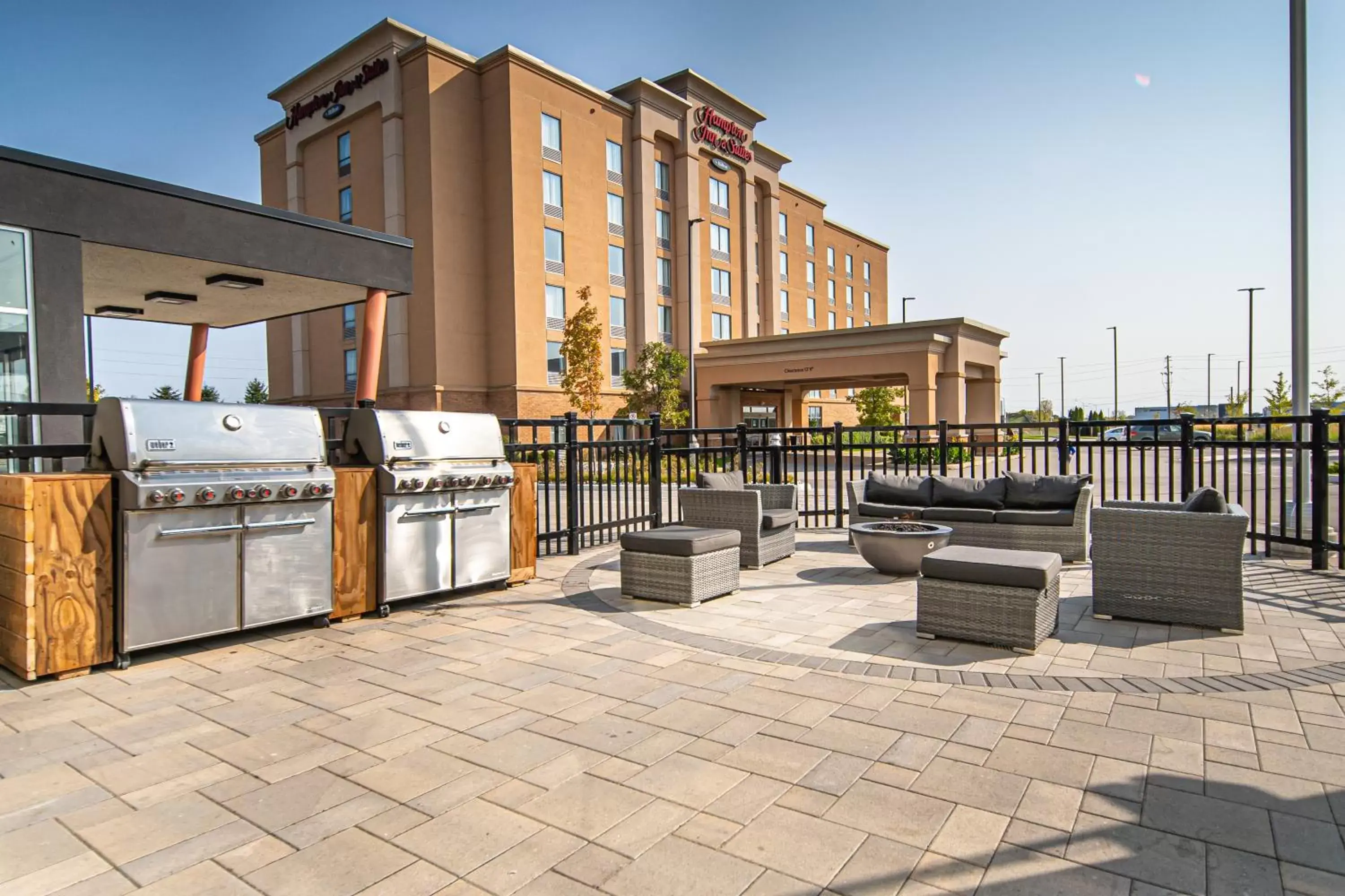 BBQ facilities, Property Building in Hampton Inn & Suites by Hilton Brantford