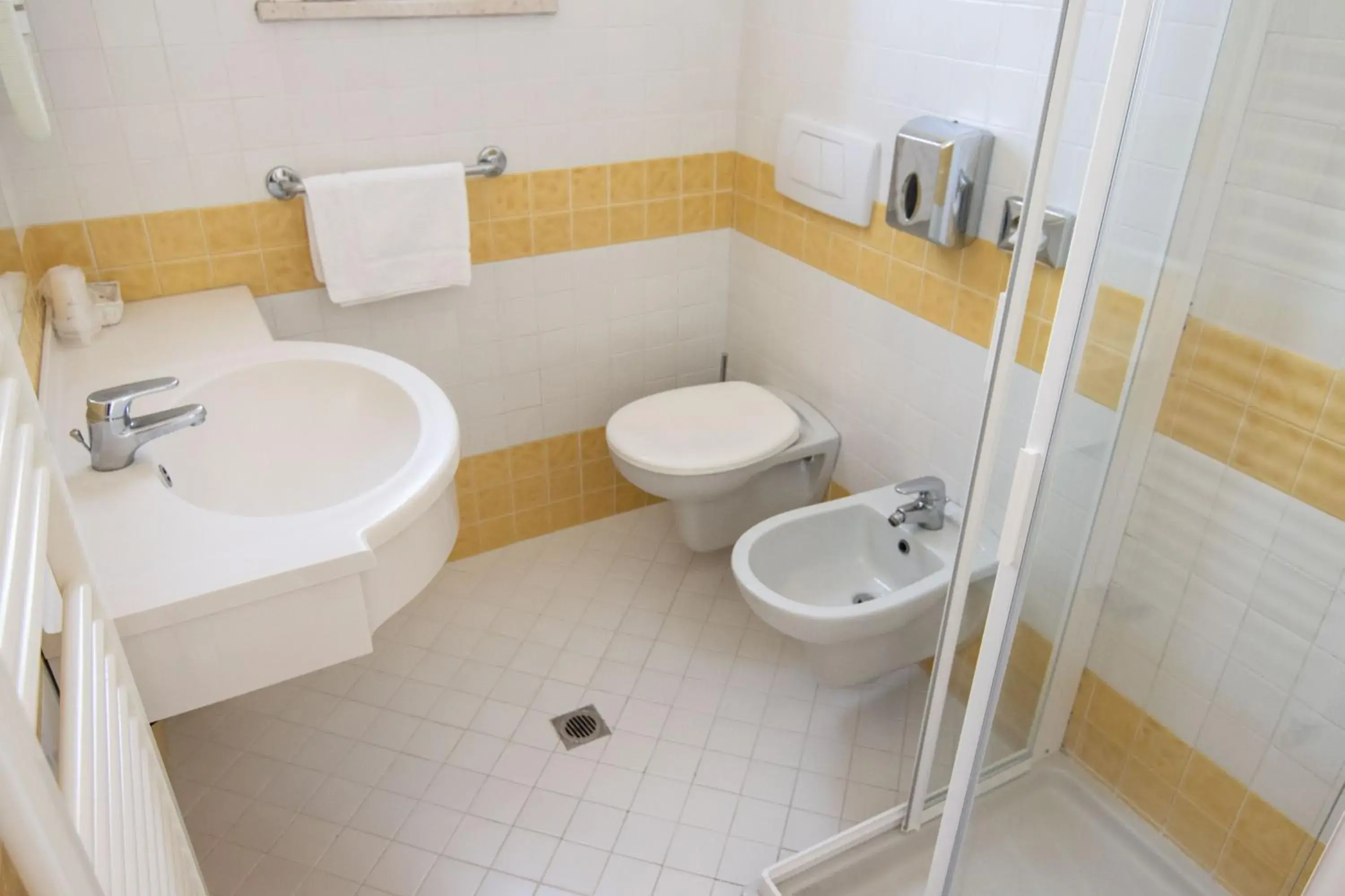 Bathroom in HOTEL ADRIA BEACH