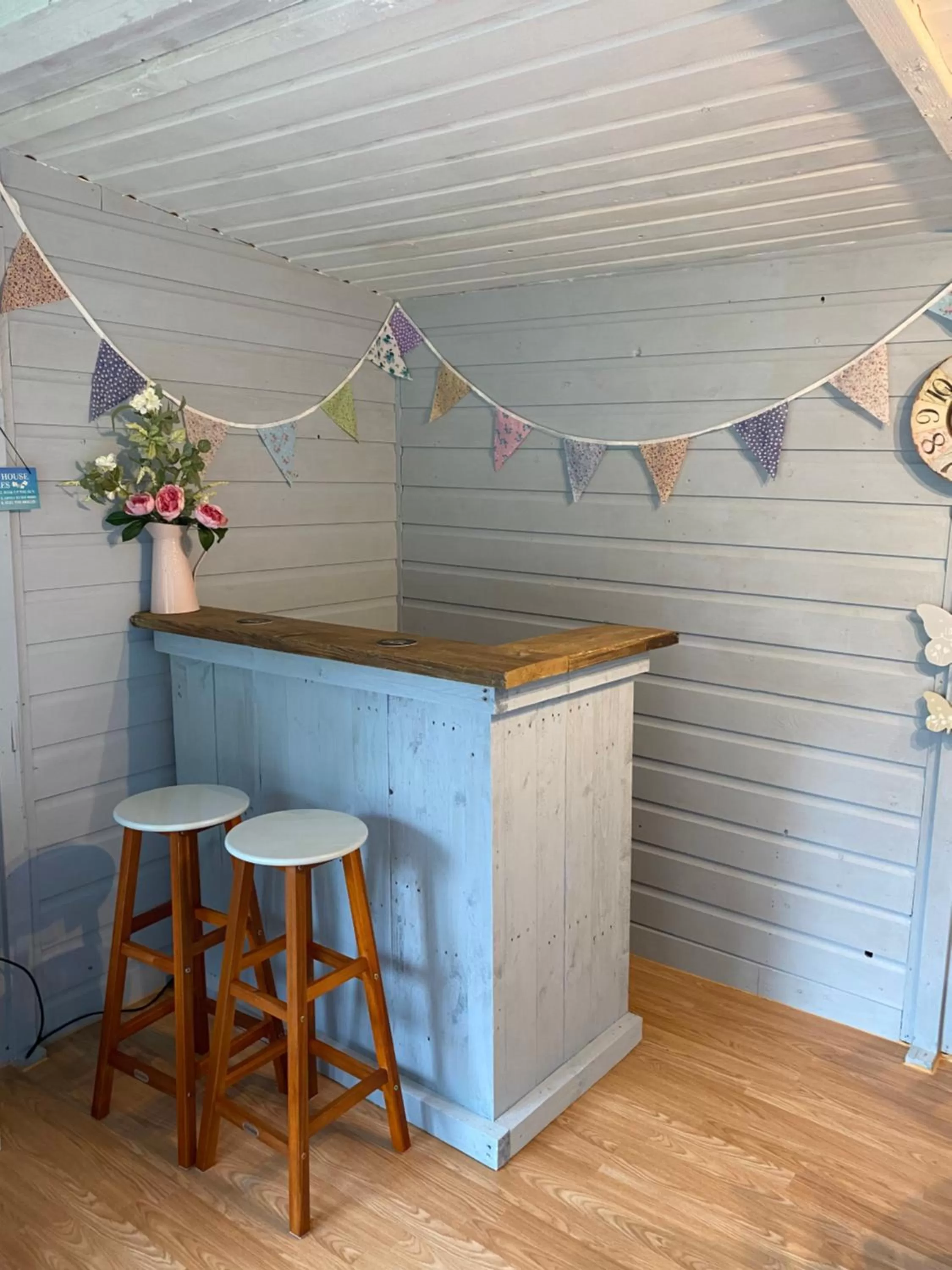 Evening entertainment in All Seasons Bed & Breakfast - Adults Only