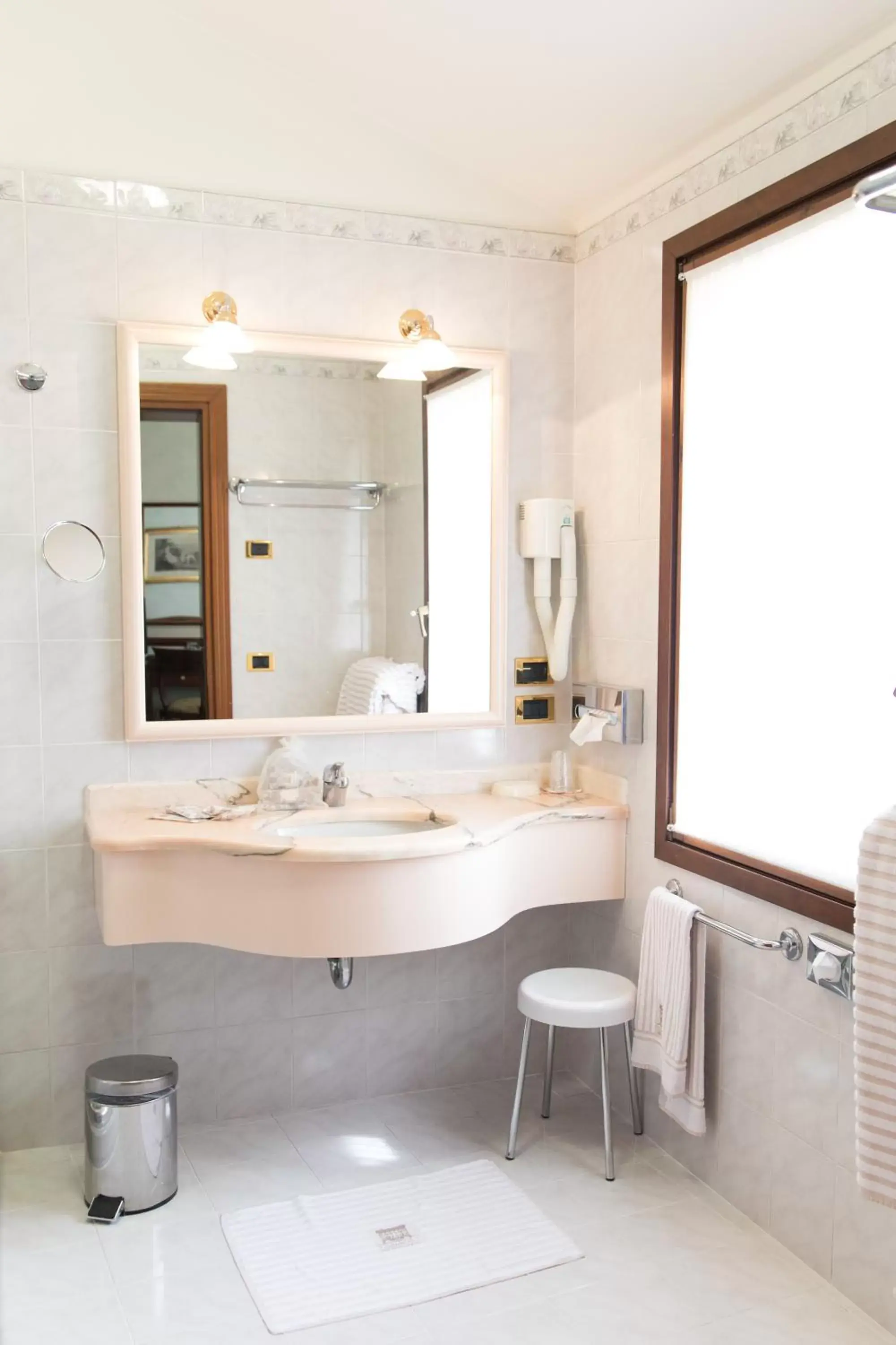 Bathroom in Phi Hotel Dei Medaglioni