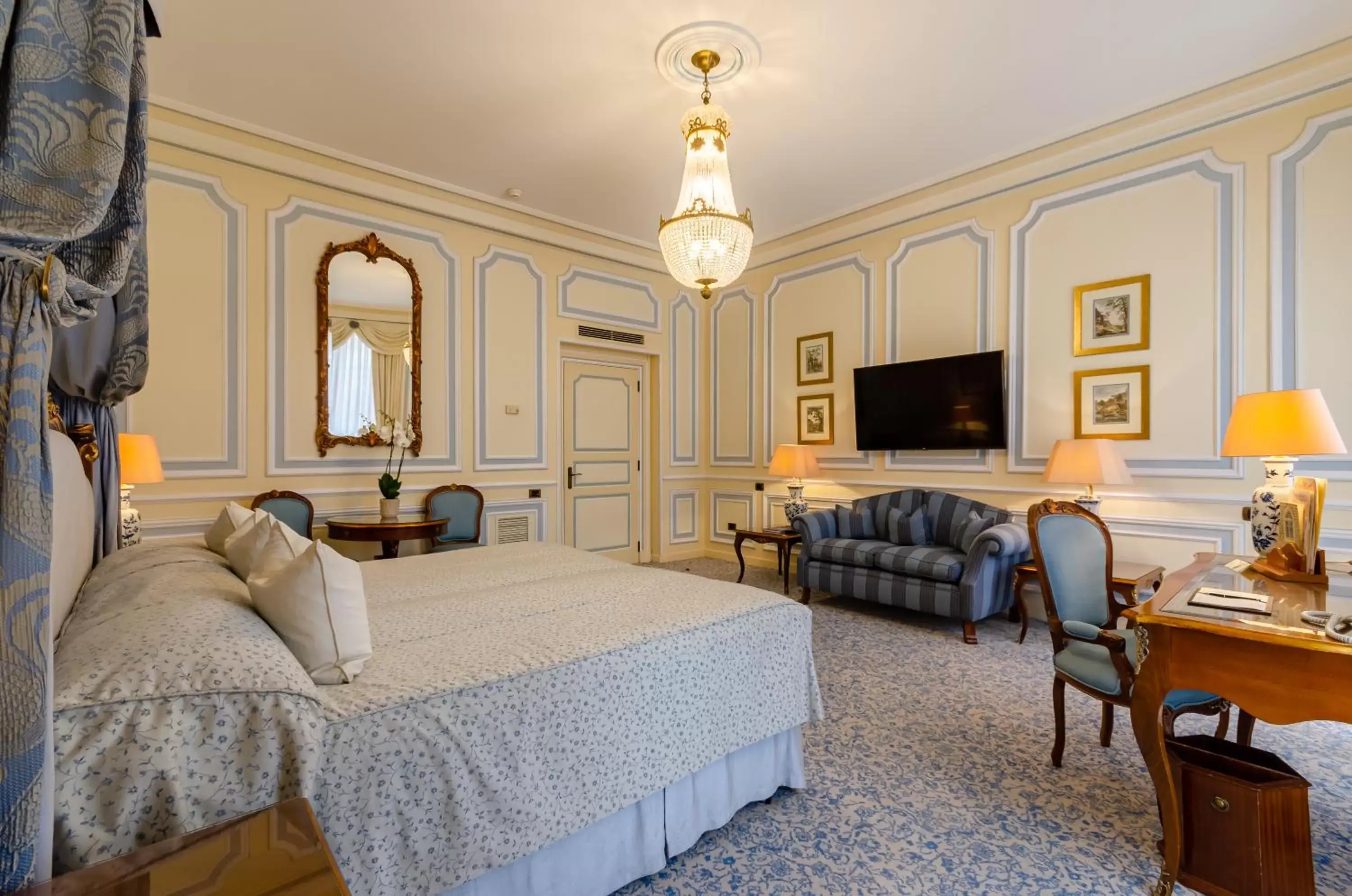 Bedroom in Olissippo Lapa Palace – The Leading Hotels of the World