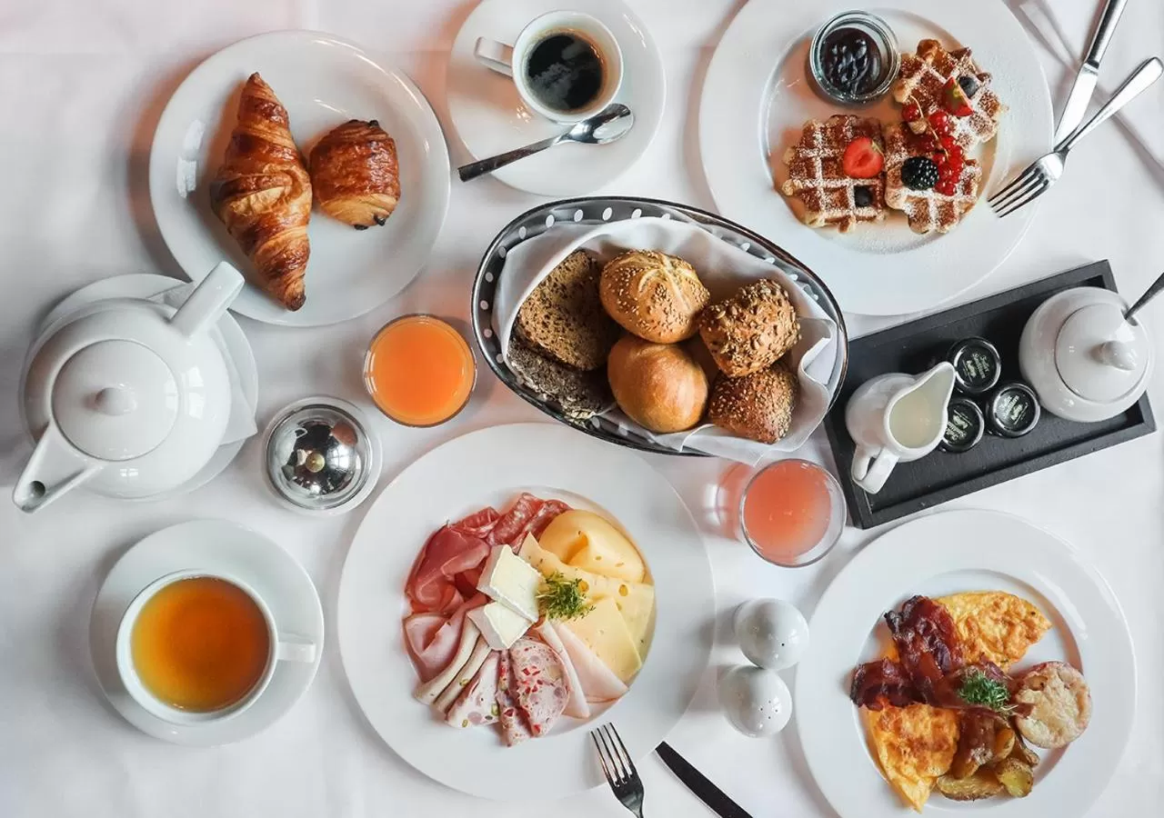 English/Irish breakfast in Millennium Hotel and Conference Centre Gloucester London