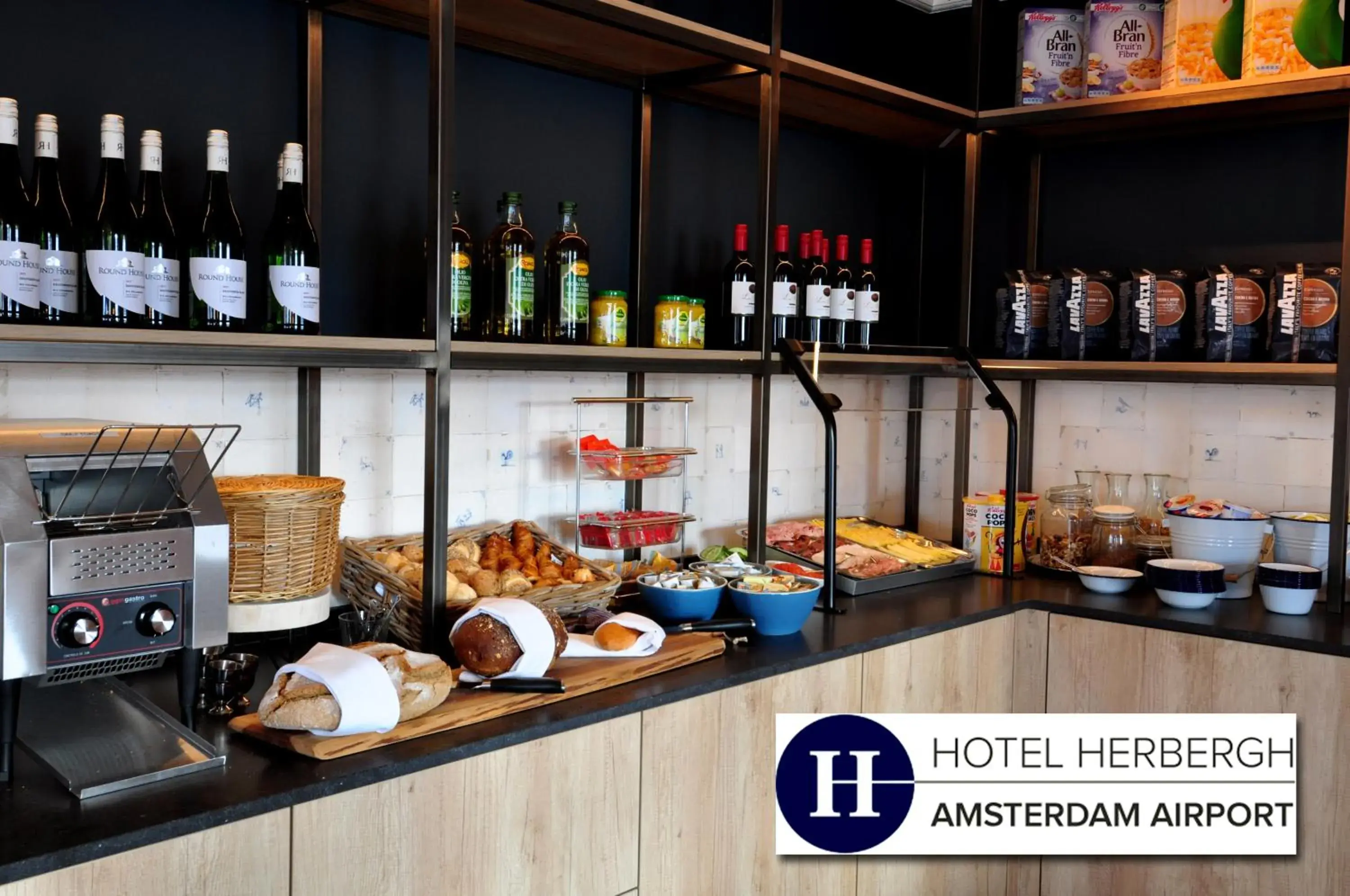 Food and drinks in Boutique Hotel Herbergh Amsterdam Airport FREE PARKING