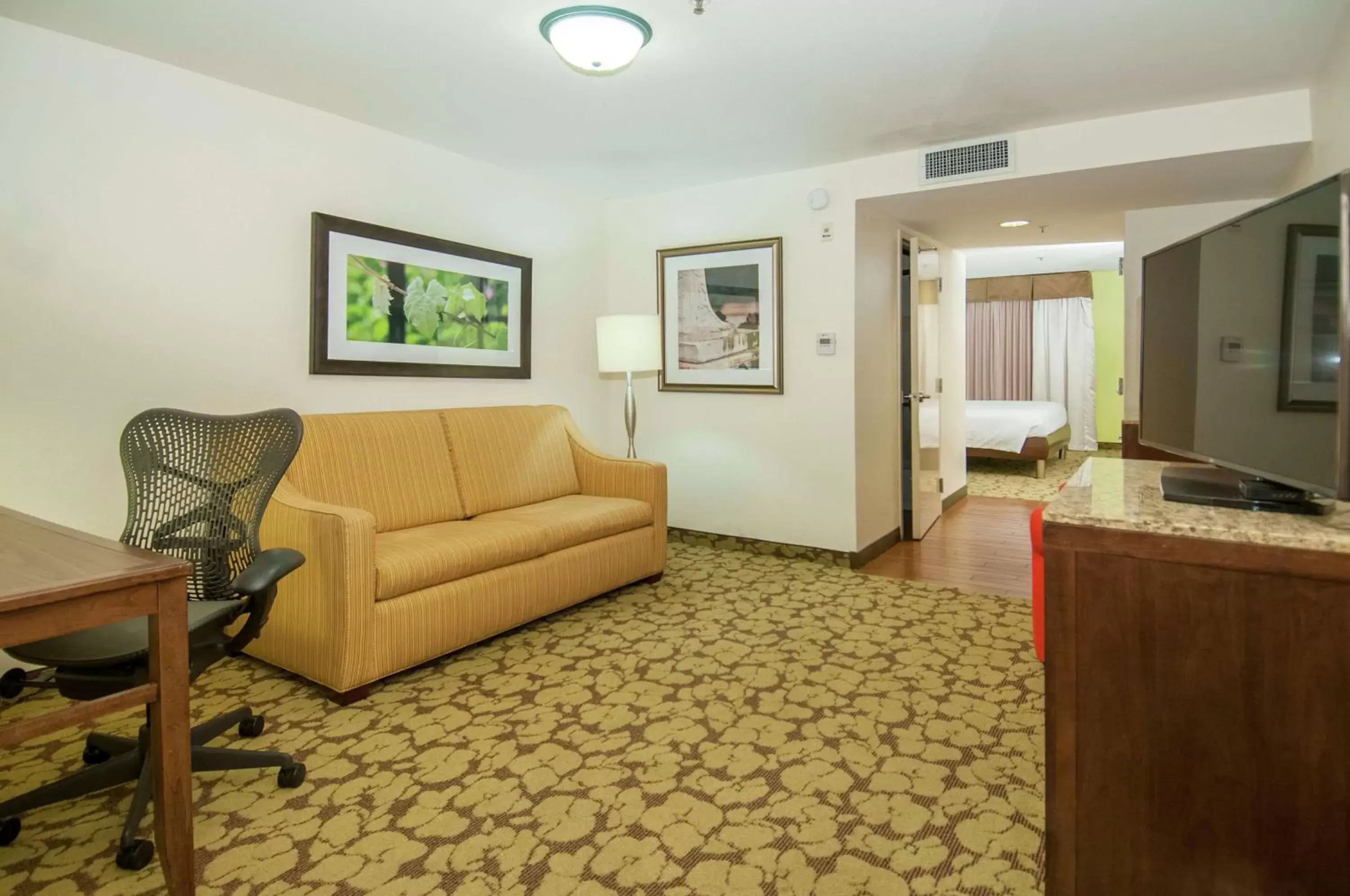 Bedroom, Seating Area in Hilton Garden Inn New Orleans Airport