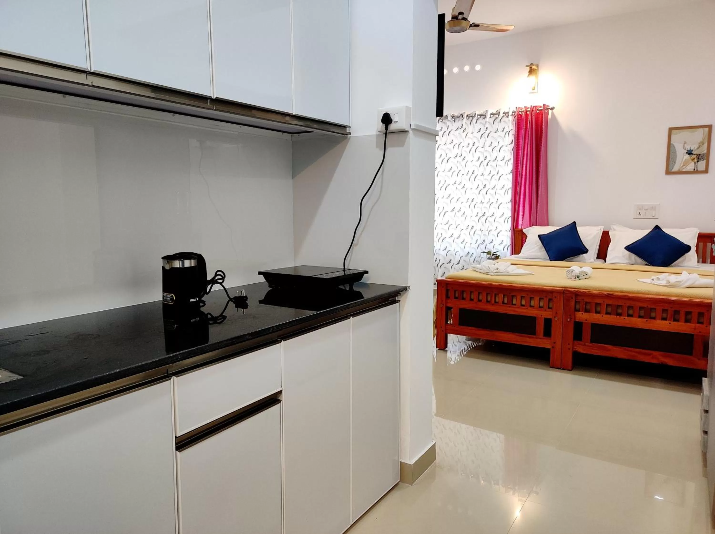 Kitchen/Kitchenette in Happy Buddha S4
