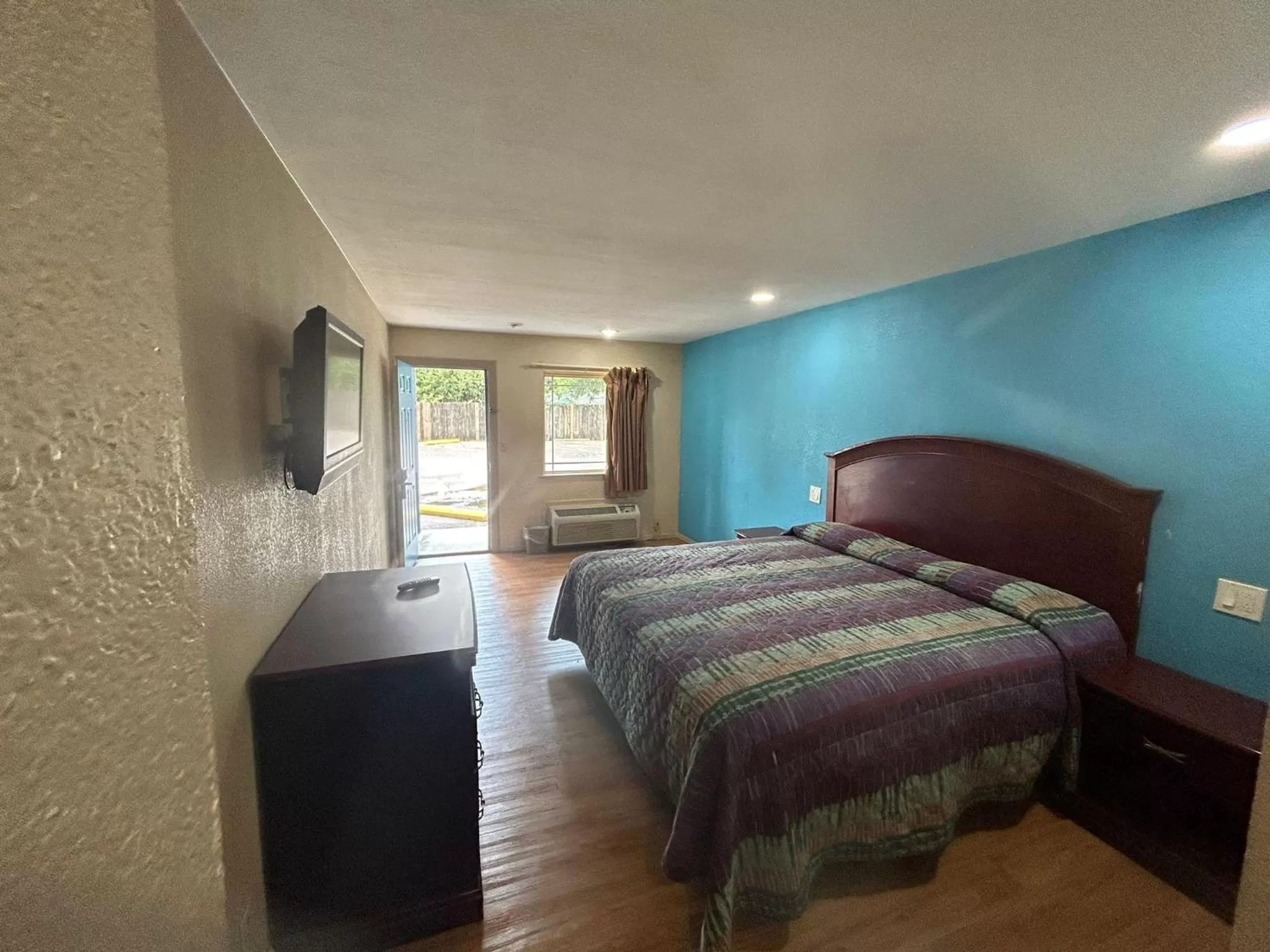 Guests in Blue Star inn